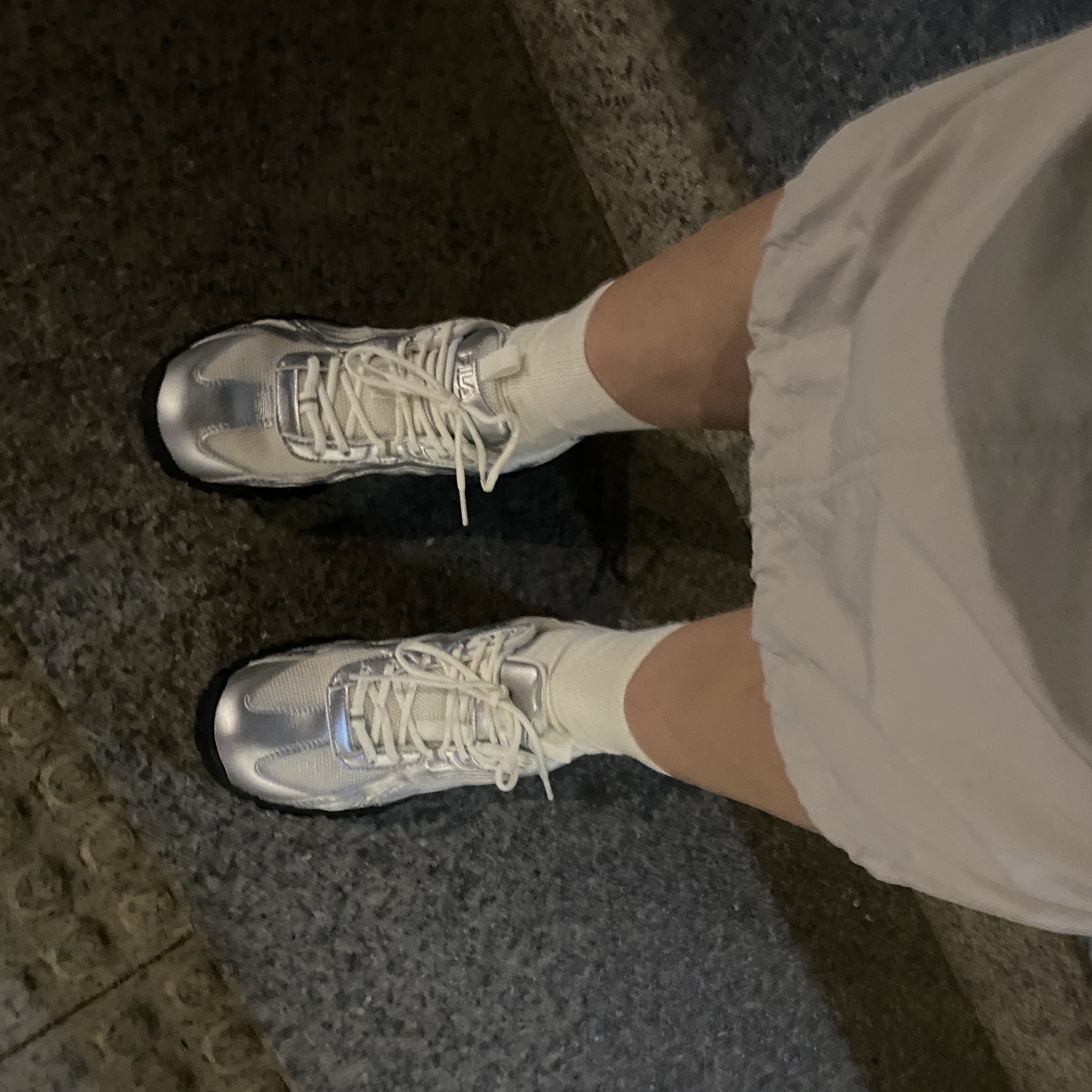 Fila Echappe MS Silver Moon 착용 스타일