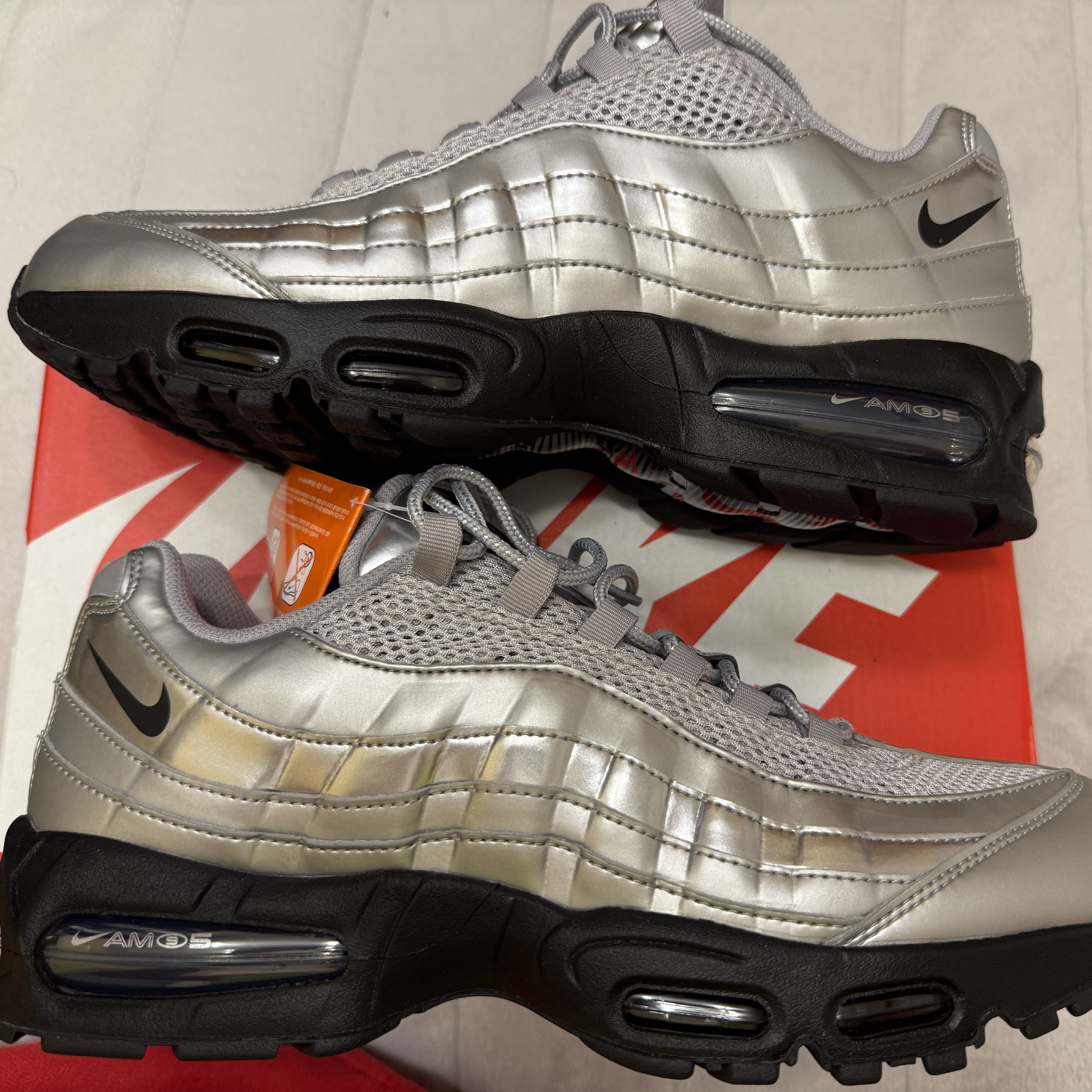 Nike Air Max 95 Big Bubble Total 90 Metallic Silver Black 착용 스타일