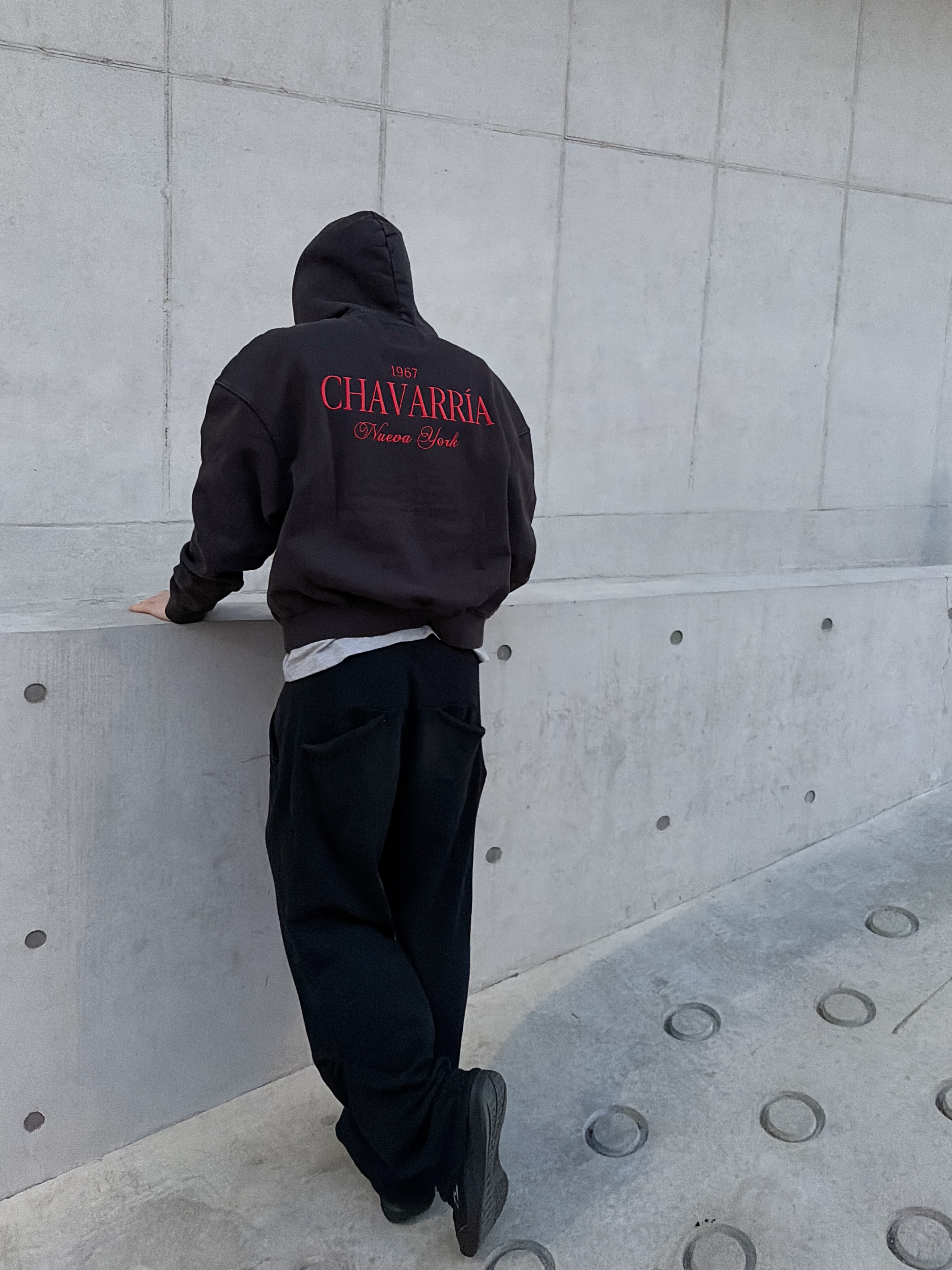 Zara x Willy Chavarria Relaxed Fit Hoodie Black 착용 스타일 - 2