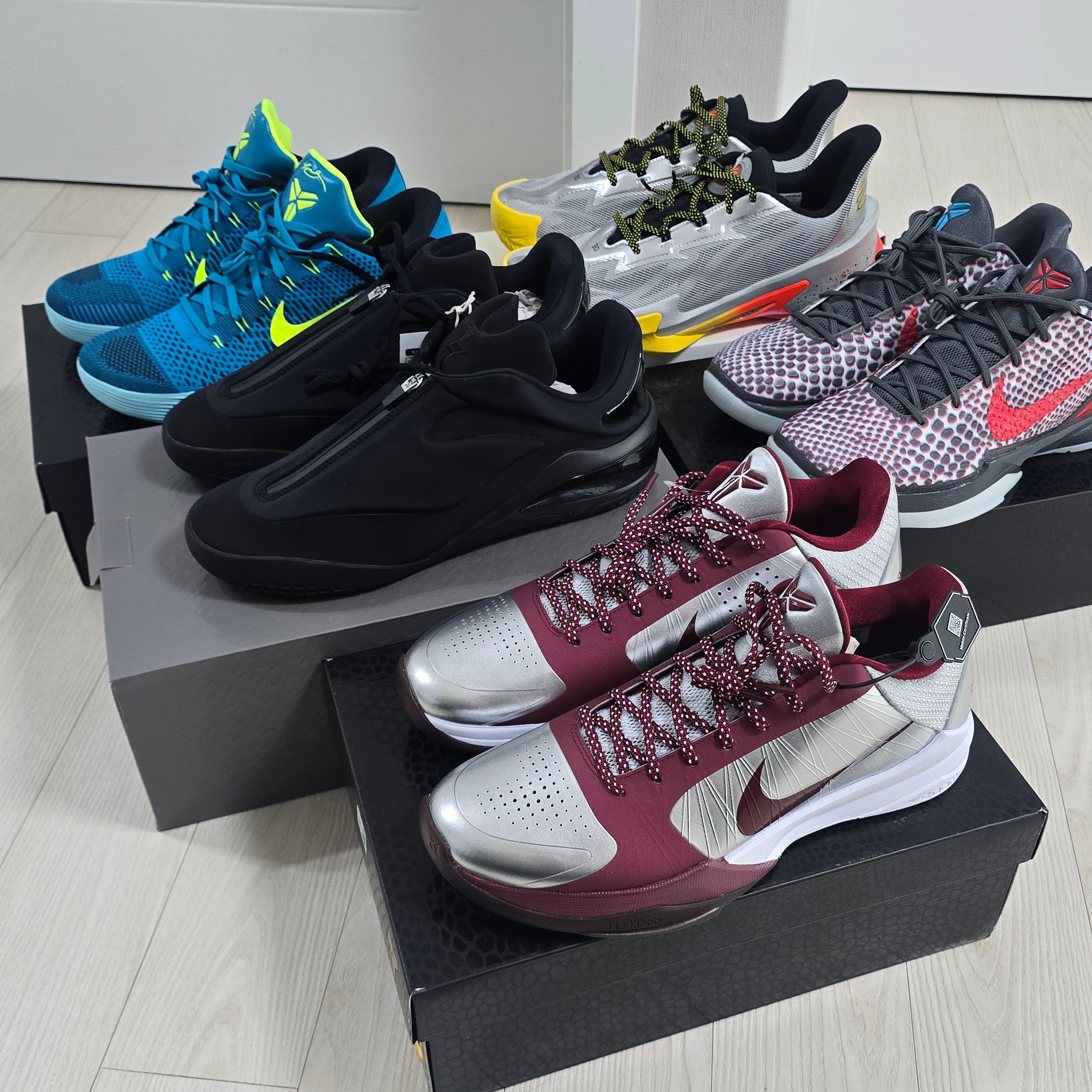 Converse x Shai 001 Charm Black, Nike Kobe 5 Protro Lower Merion Aces Away Metallic Silver Team Red 착용 스타일