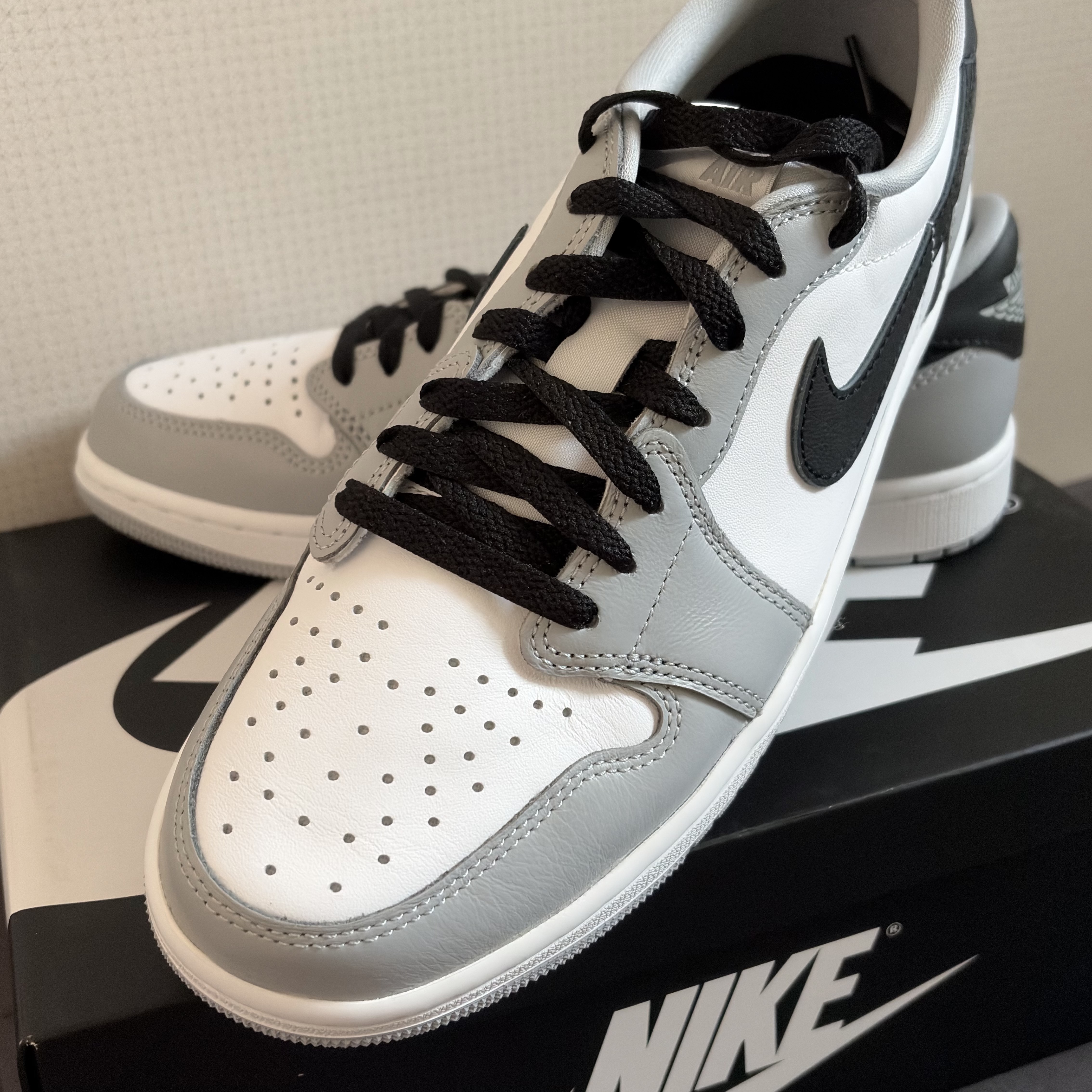 Jordan 1 Retro Low OG Wolf Grey and White 착용 스타일