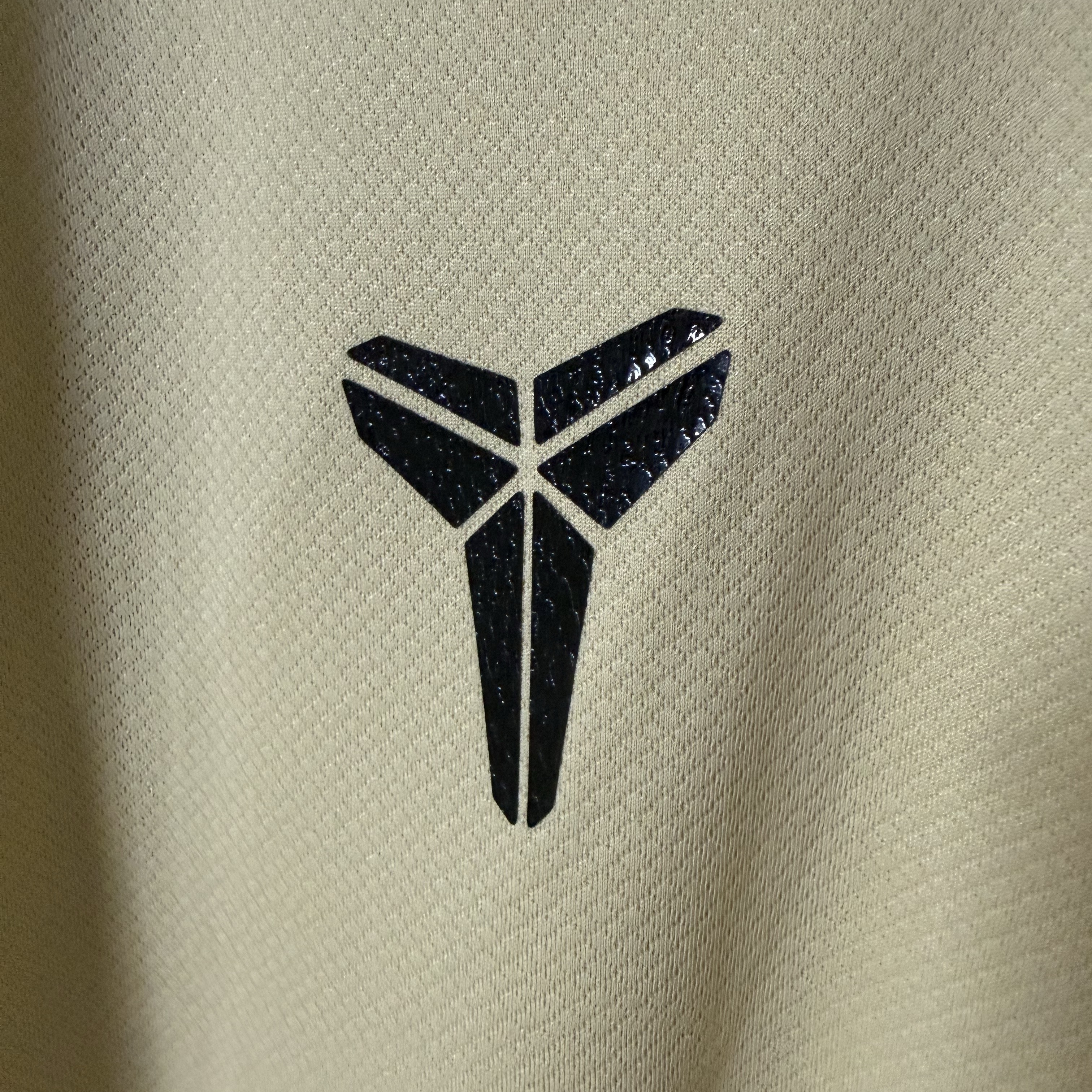 Nike FC Barcelona 2025/26 Stadium Away Dri-Fit Replica Jersey Team Gold Persian Violet Black (Non Marking Ver.) 착용 스타일 - 4