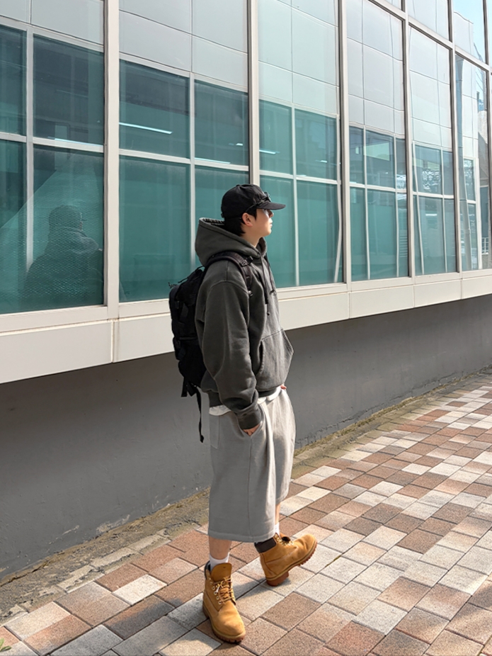 Knitted Pigment Bermuda Traning Half Pants Stone Grey 착용 스타일 - 2