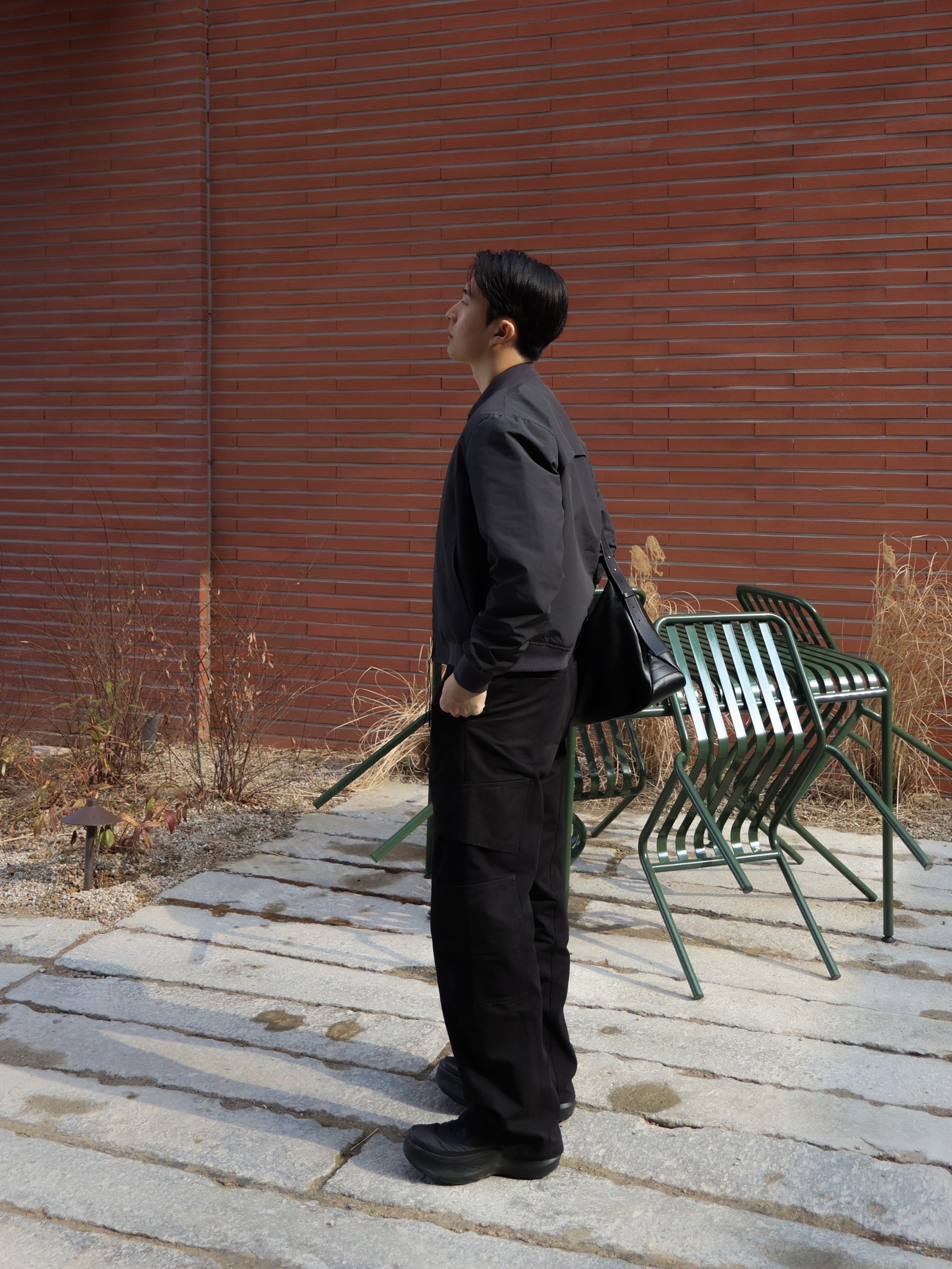 BLR Curved Line Flight Jacket Charcoal 착용 스타일