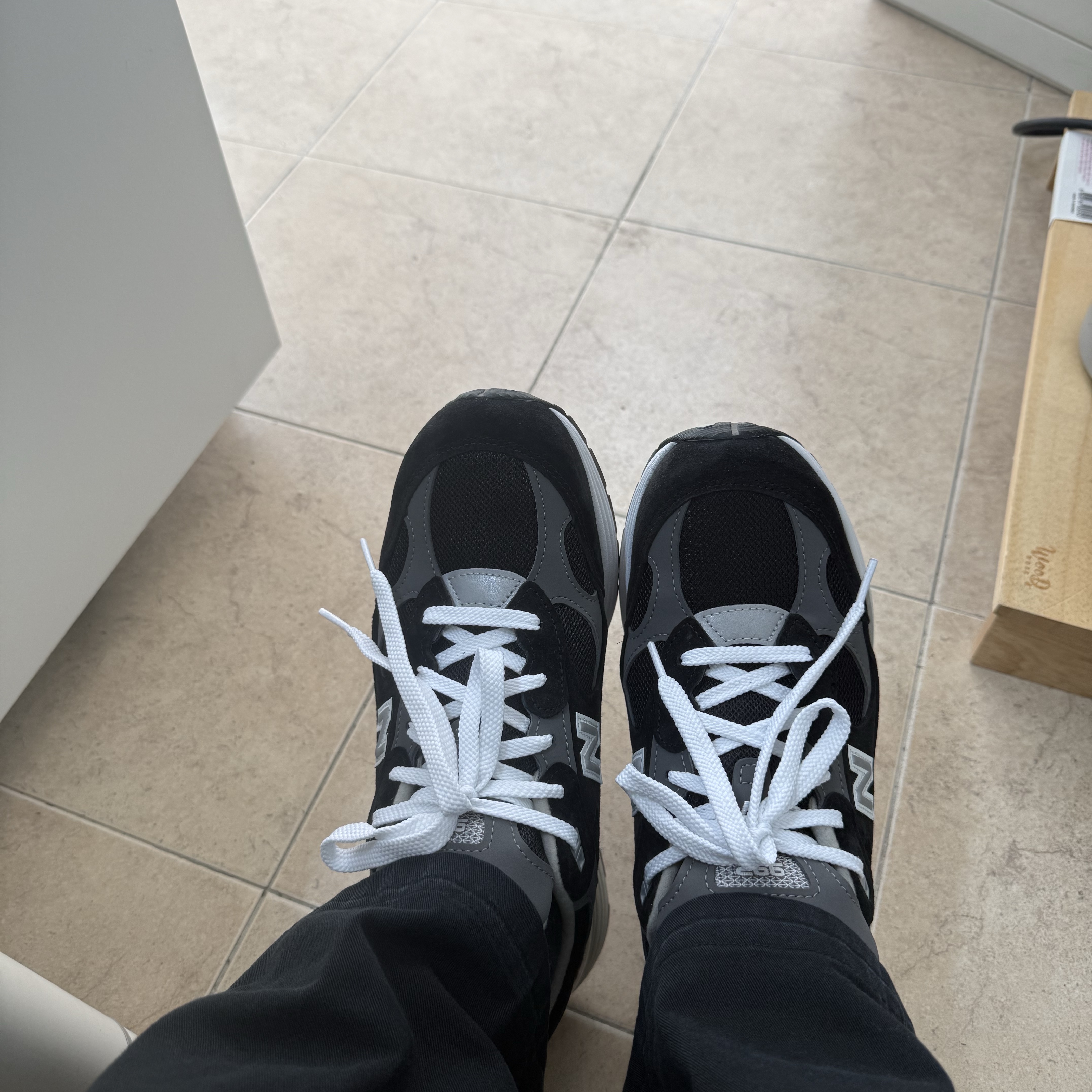 New Balance 992 Made in USA Core Black Grey 착용 스타일