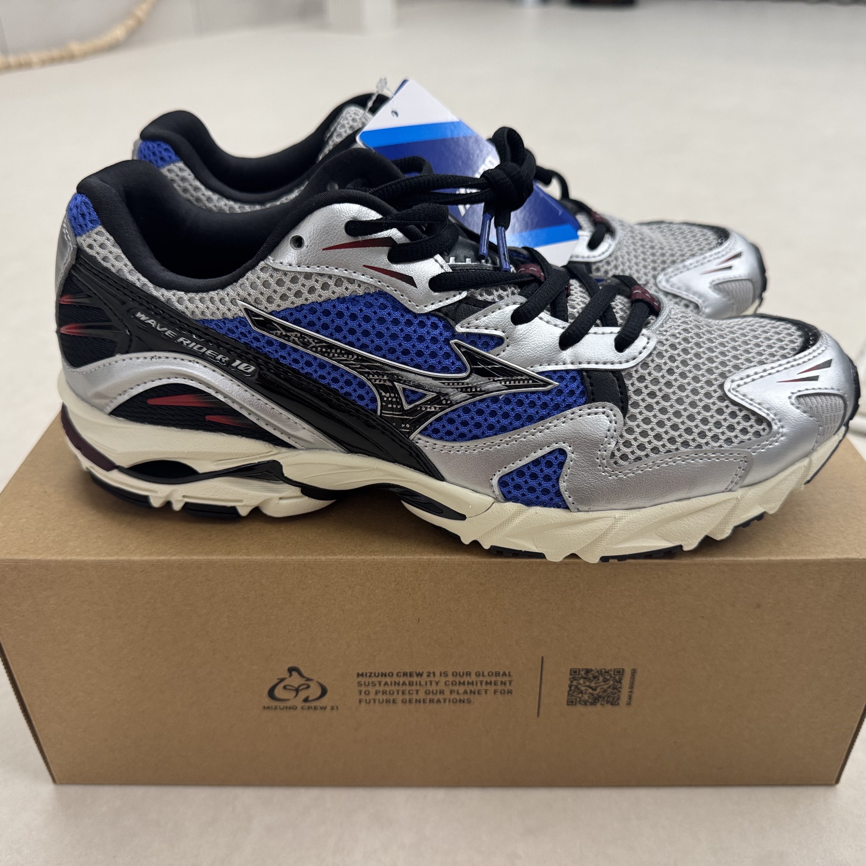 Mizuno Wave Rider 10 Harbor Mist Black 착용 스타일 - 3