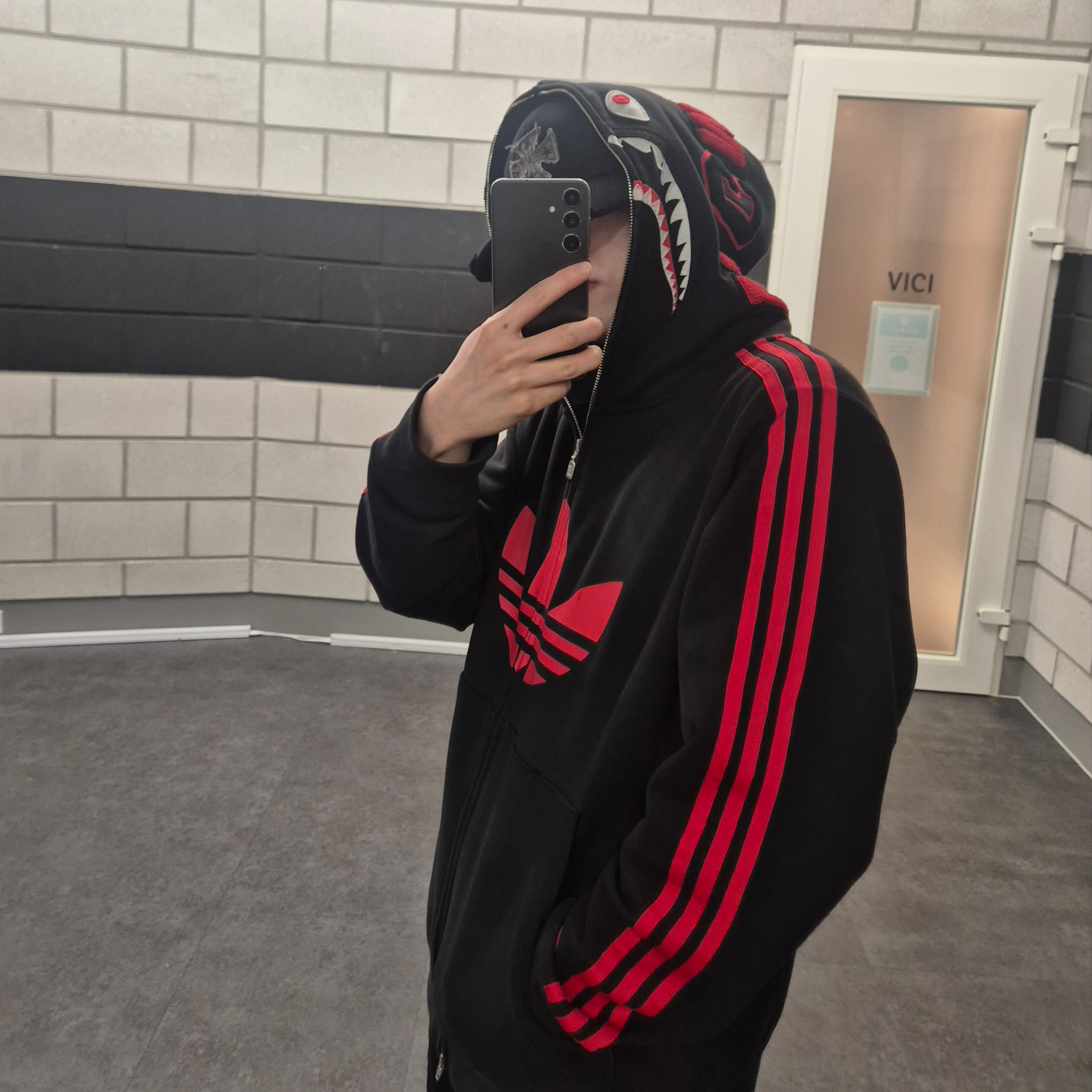 Adidas x BAPE Ultimate Shark Hoodie Black - KR Sizing 착용 스타일 - 1