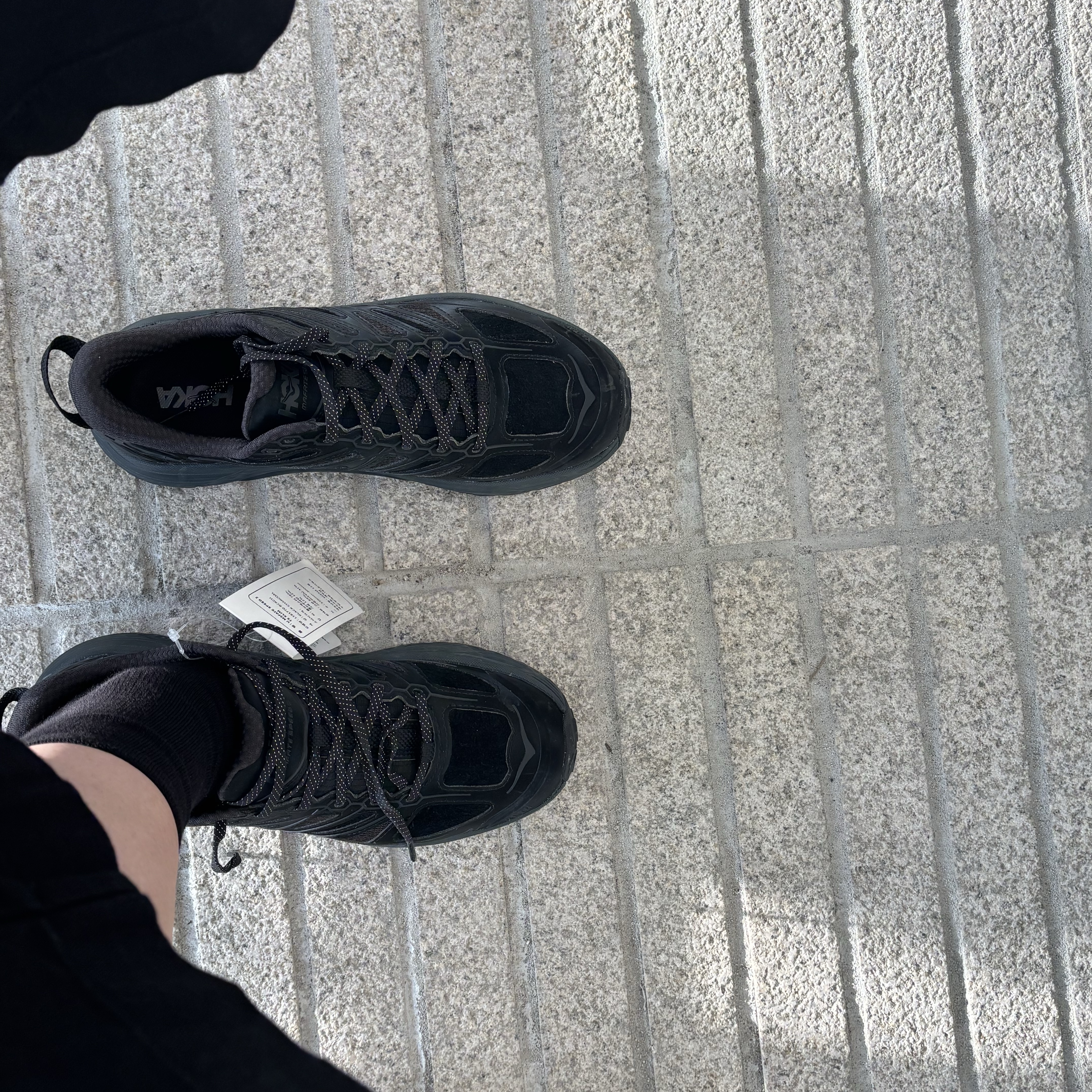 Hoka x Xlim Mafate Speed 2 TS Black Charcoal, Hoka x Xlim Mafate Speed 2 TS Cobalt Blue 착용 스타일 - 2