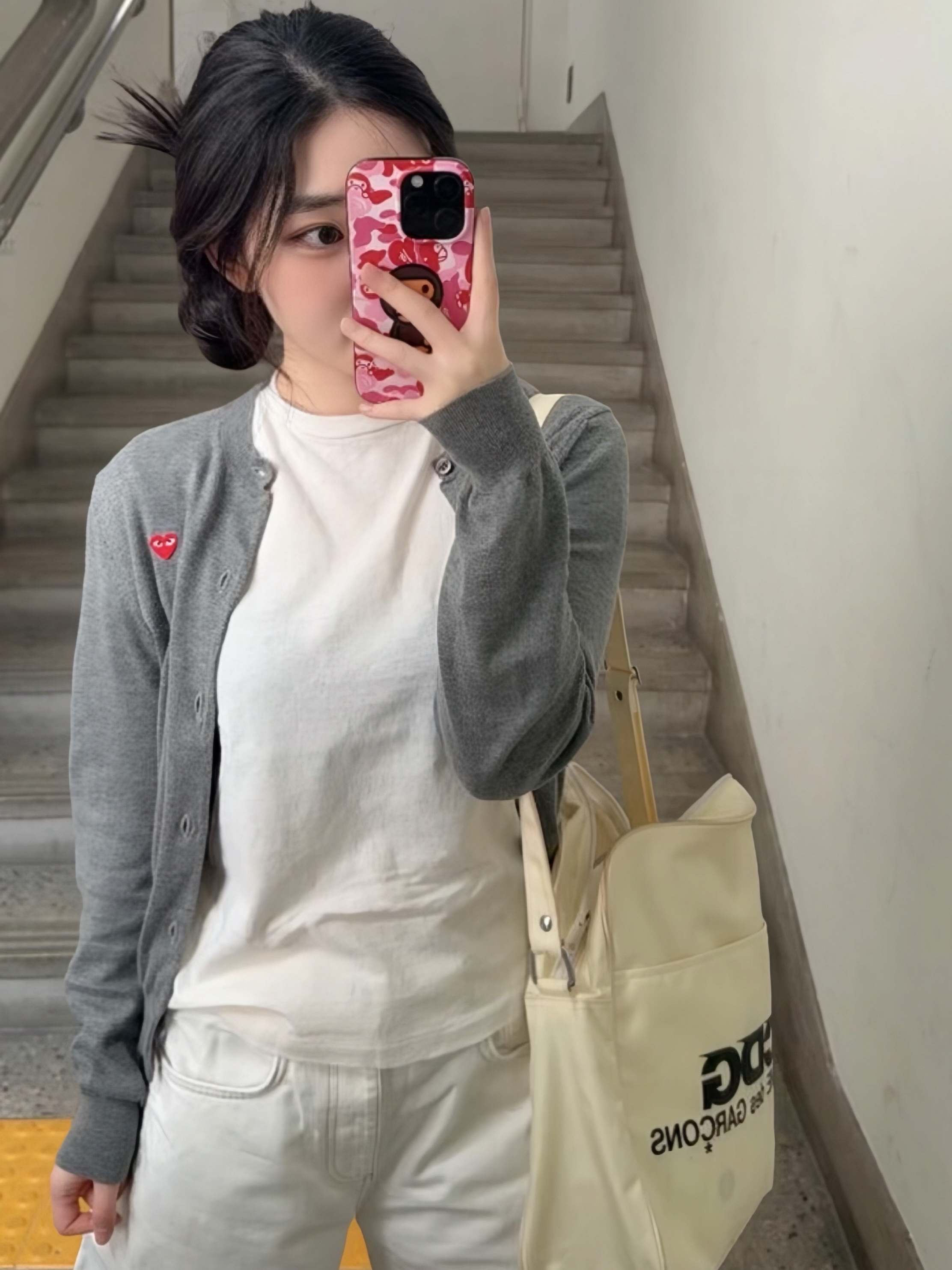 BAPE ABC Milo Camo iPhone 16 Pro Case Pink, CDG Shoulder Bag Ivory 착용 스타일