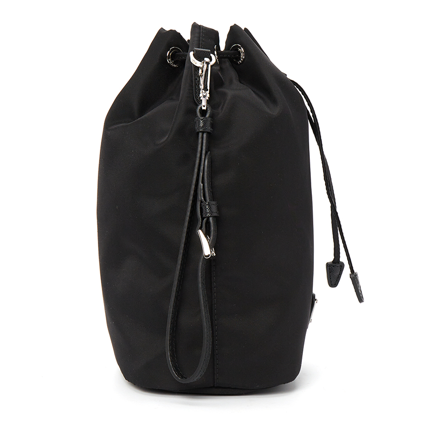 [25% 쿠폰] 프라다 리나일론 드로우스트링 파우치 블랙([25% 쿠폰] Prada Re-Nylon Drawstring Pouch Black) - 4