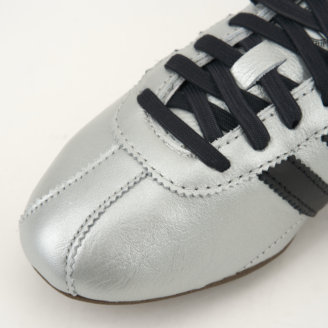 (W) 아디다스 도쿄 실버 메탈릭 코어 블랙((W) Adidas Tokyo Silver Metallic Core Black) - 7