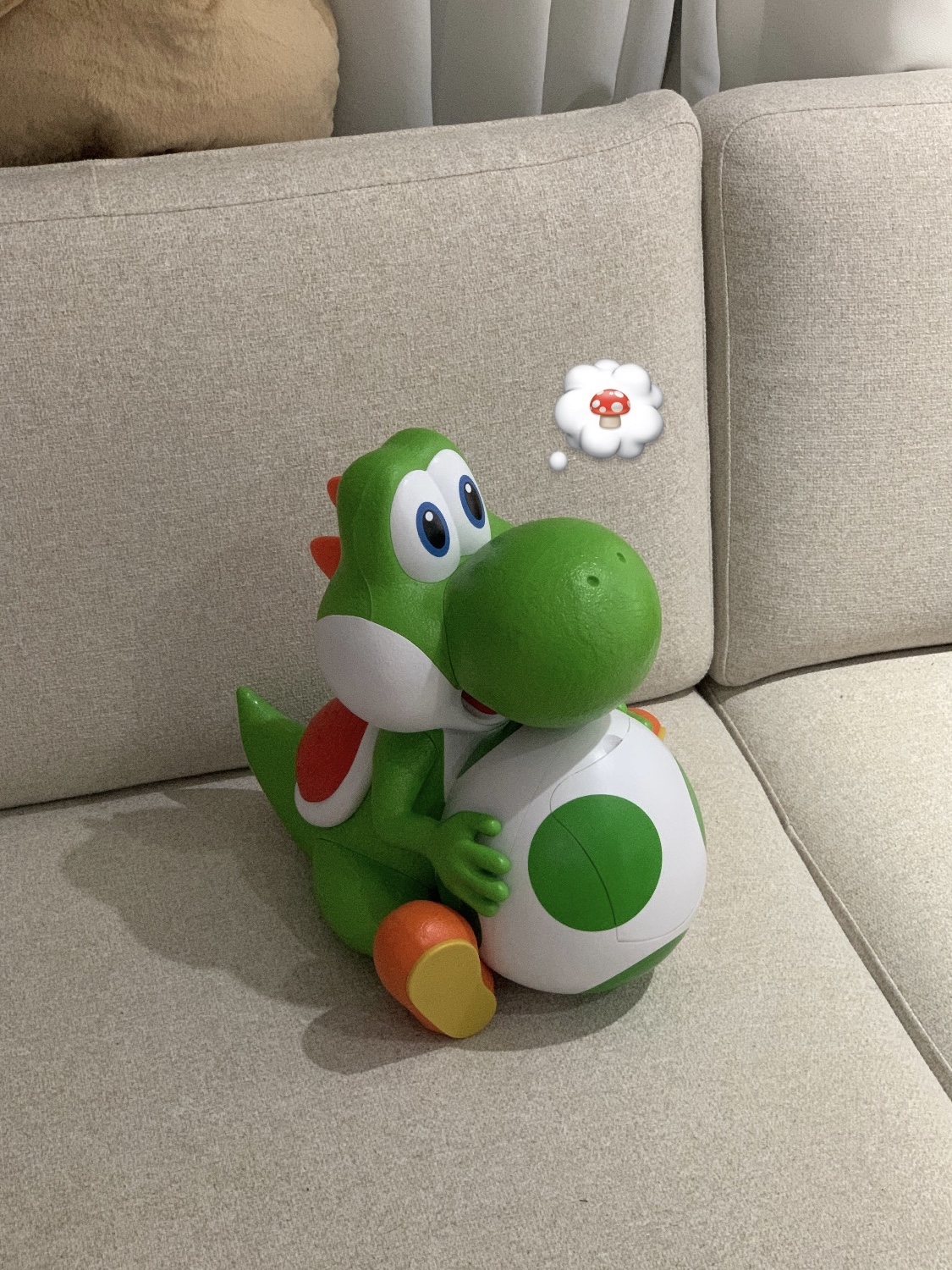 CGV x Super Mario Yoshi Popcorn Bucket 착용 스타일