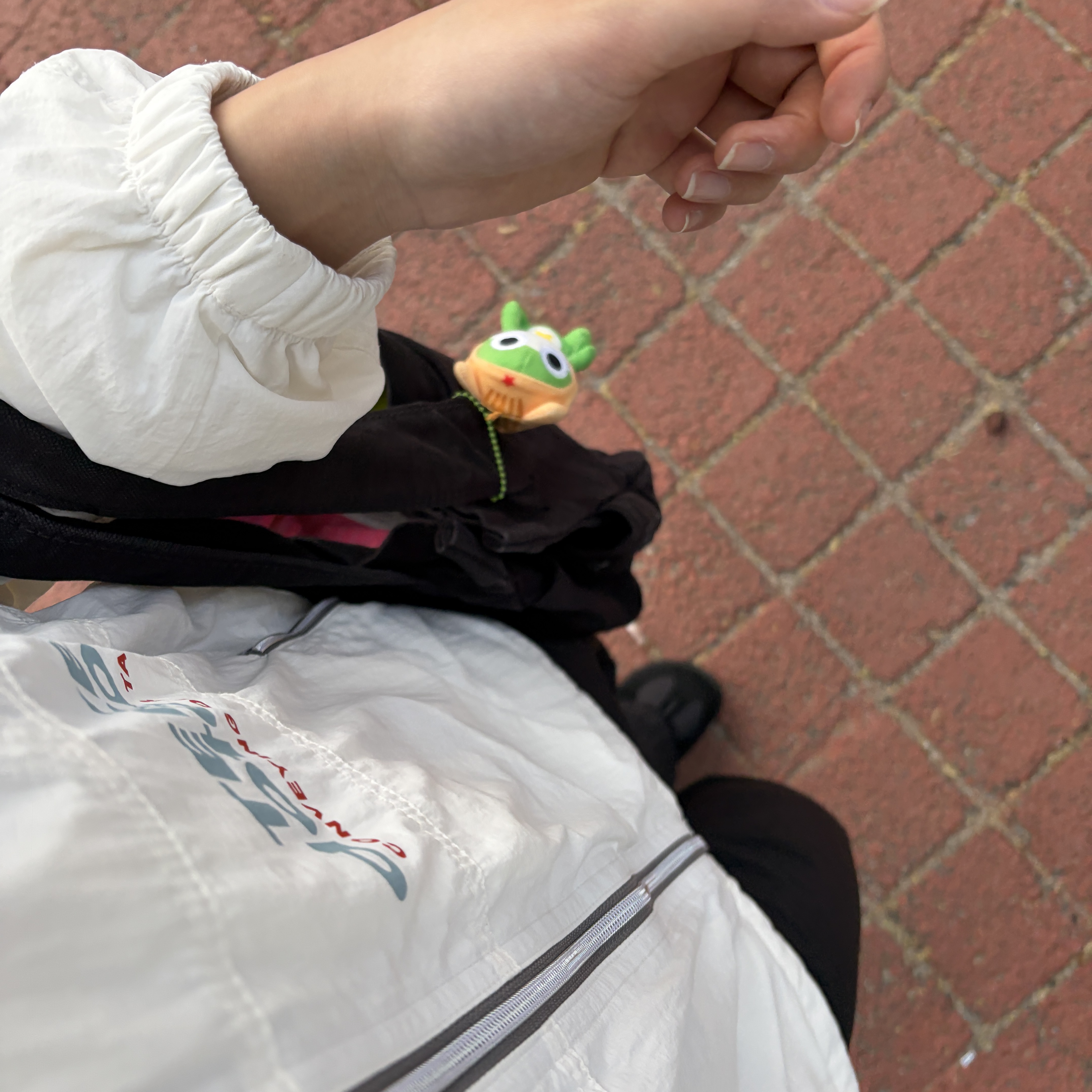 Teket Share Wind Jacket White, Kapital No. 6 Canvas Standard Tote Bag Small Black 착용 스타일 - 1