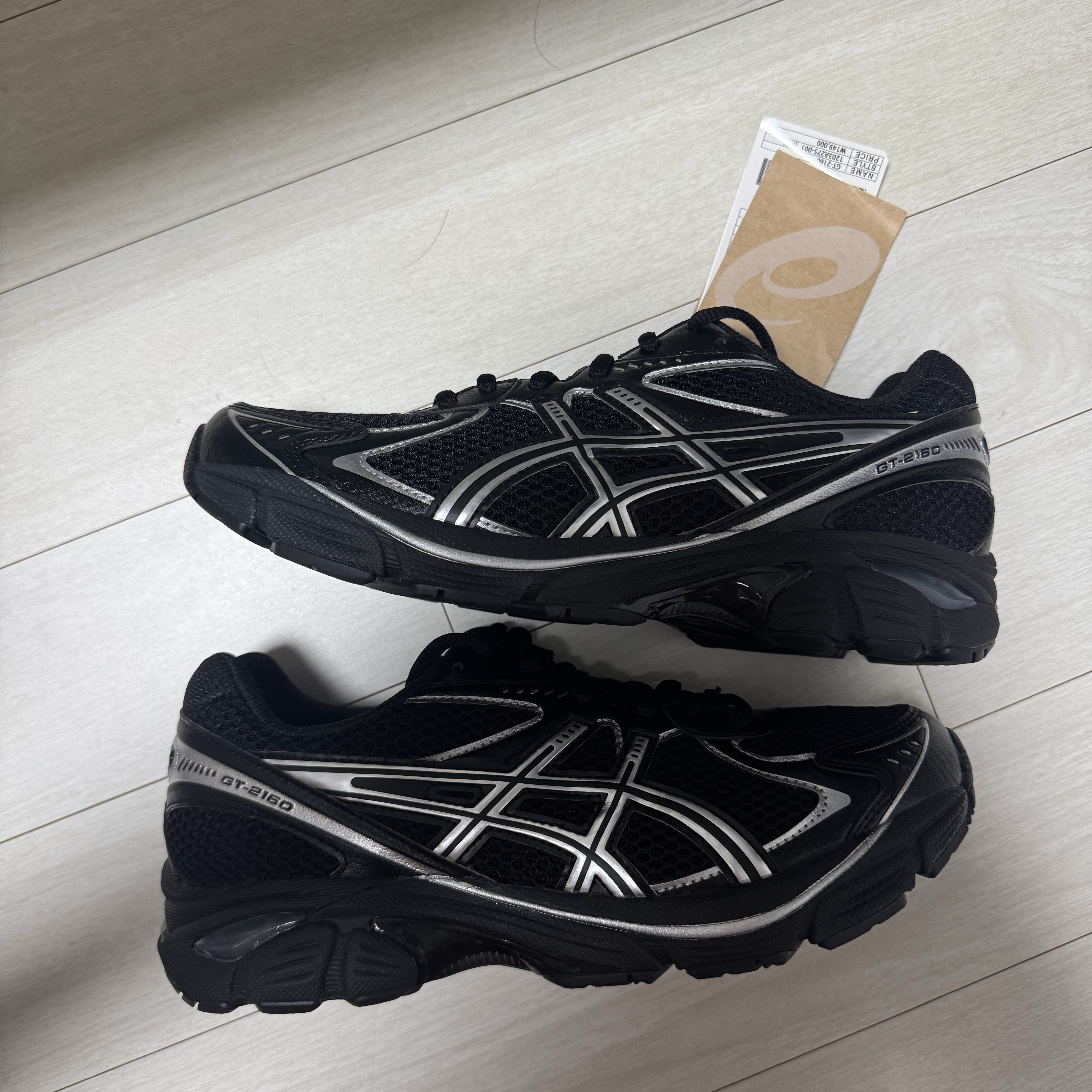 Asics GT-2160 Black Pure Silver 착용 스타일