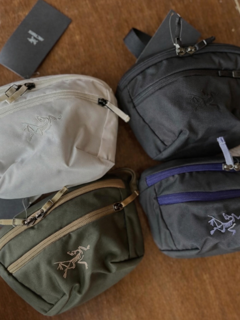 Arc'teryx Mantis 2 Waistpack Whiteout, Arc'teryx Mantis 2 Waistpack Black II 착용 스타일 - 1