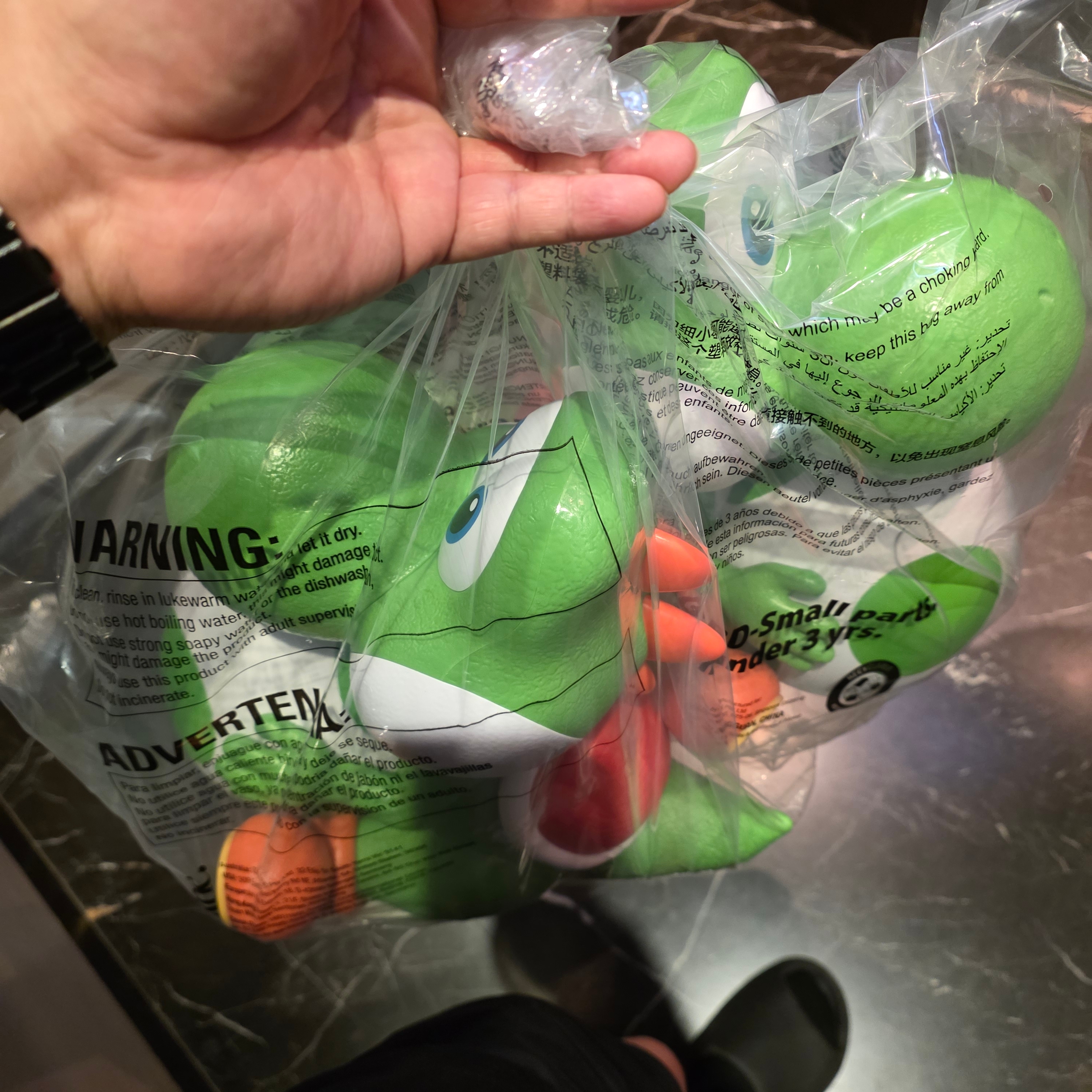 CGV x Super Mario Yoshi Popcorn Bucket 착용 스타일