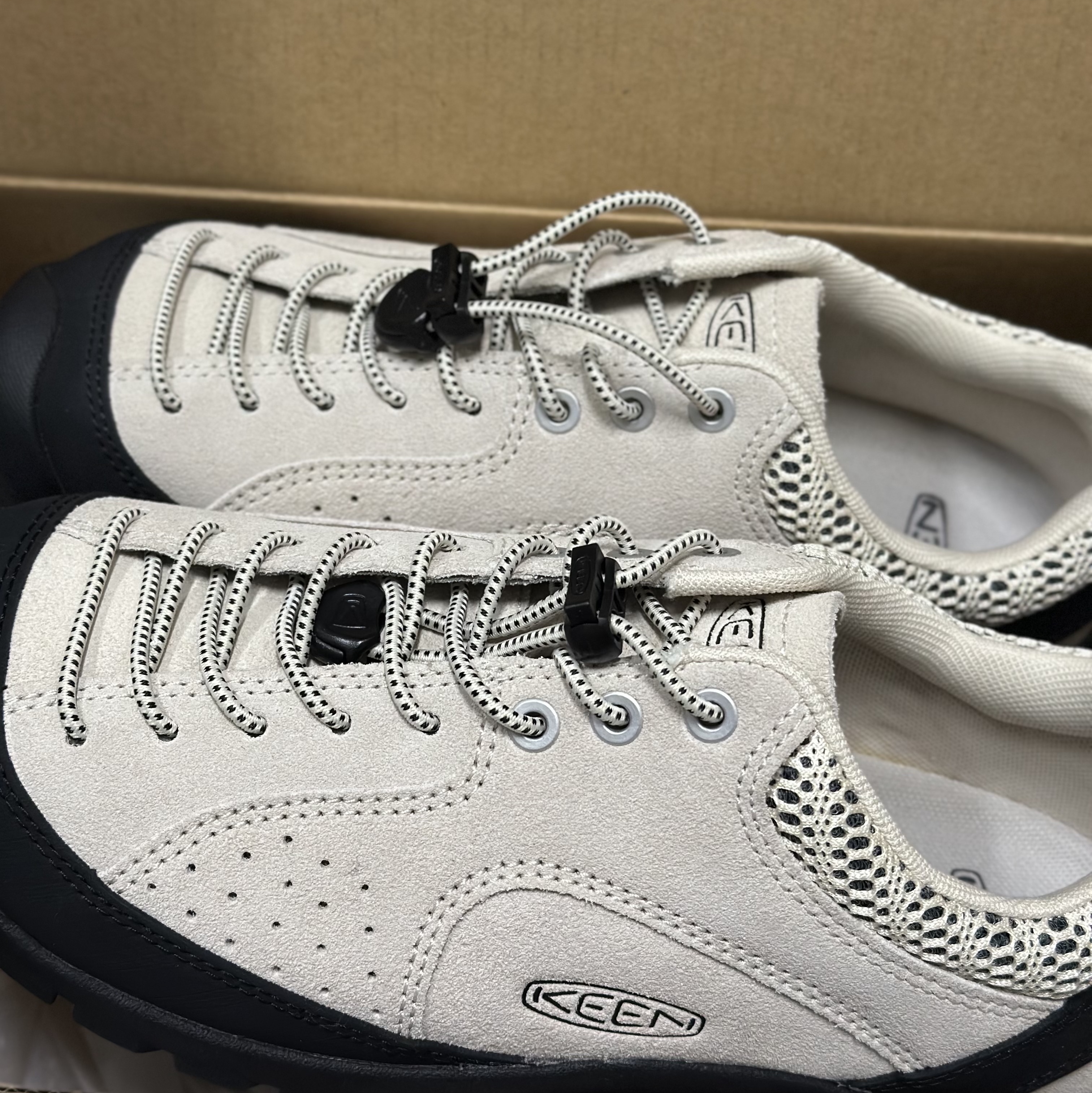 (W) Keen Jasper Rocks SP Sneaker Birch Black 착용 스타일