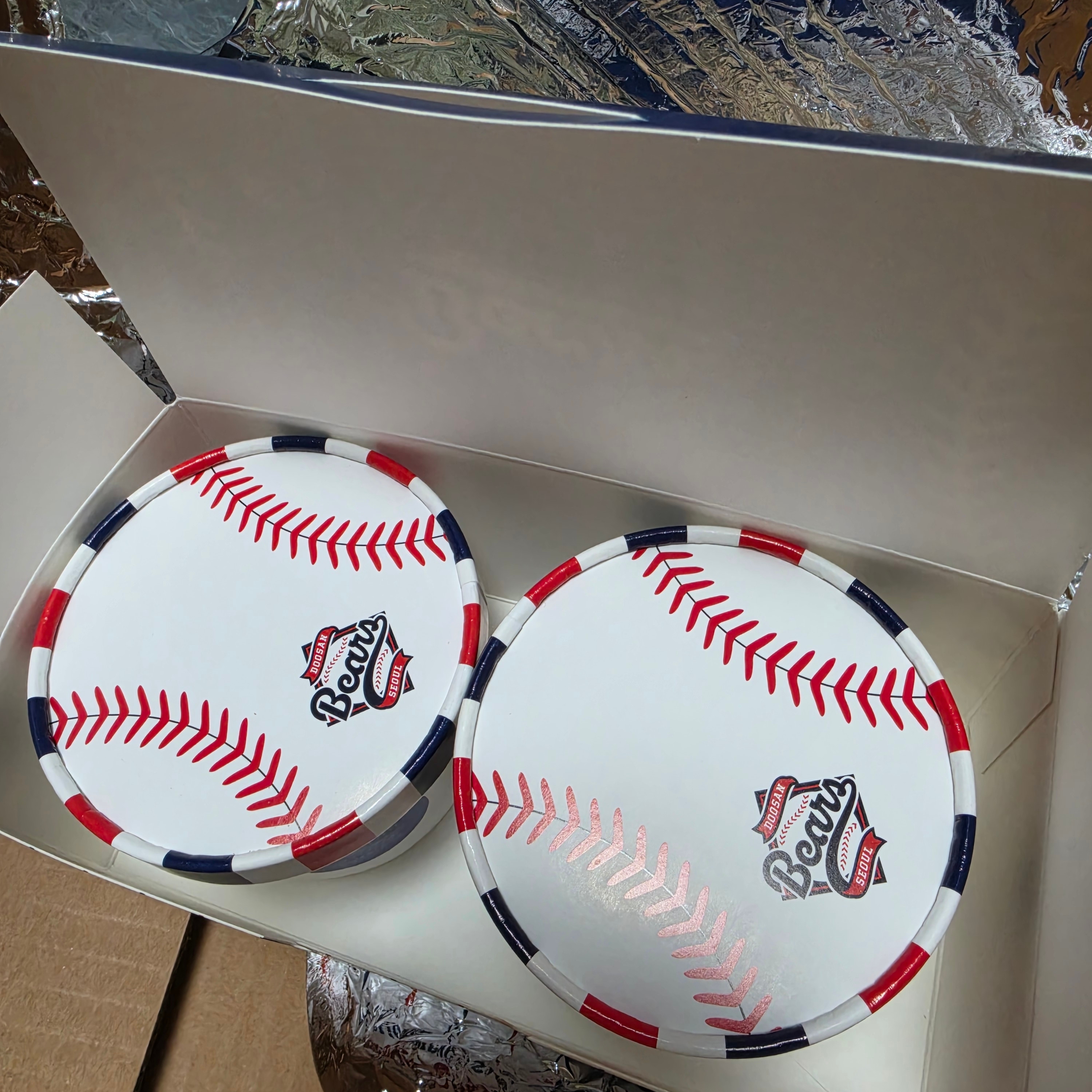 [KREAM 단독] Doosan Bears x Kokorokara Hustle Pudding 2pcs & Kokoro Bear Keyring & Cooler Bag Full Set 착용 스타일 - 4