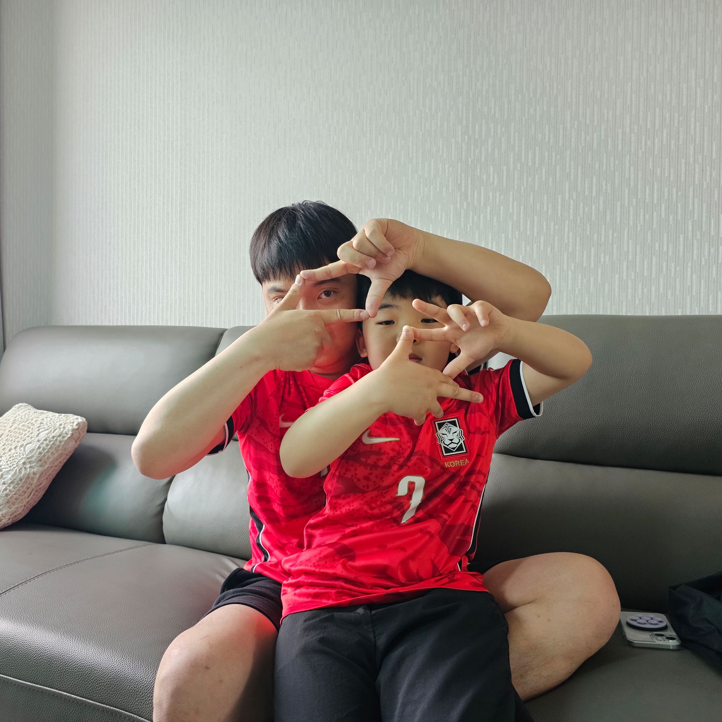 Nike Korea 2026 Stadium Home Dri-Fit Soccer Replica Jersey Global Red Black (Non Marking Ver.), Nike x Sacai LDWaffle Blue Multi 착용 스타일 - 1