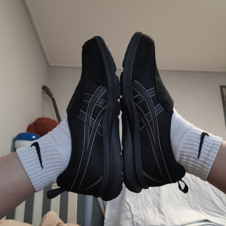 Asics Life Walker 010 Black - 3E Wide 착용 스타일