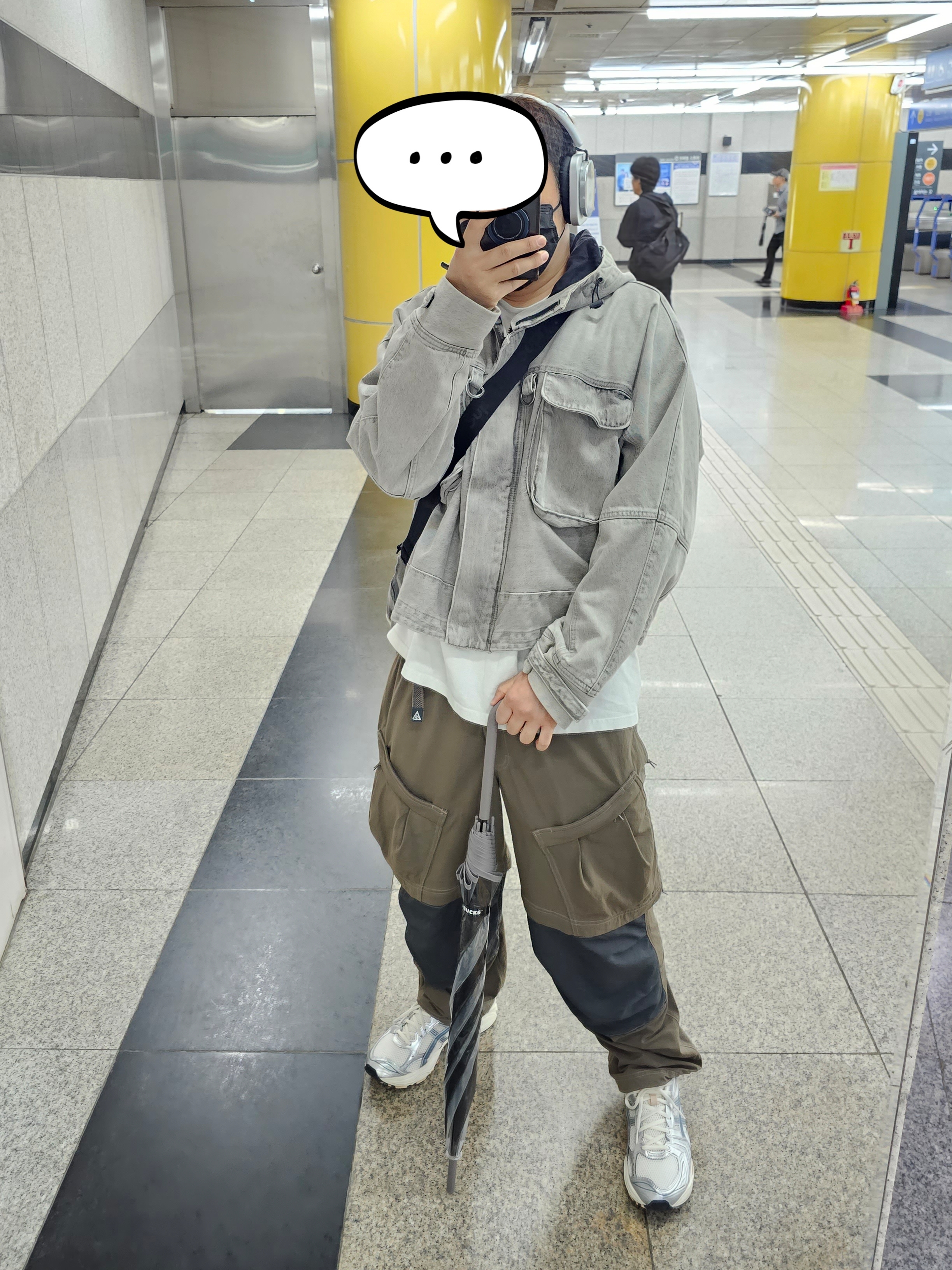 Zara Denim Hoodie Jumper Light Grey, Nike ACG Smith Summit Cargo Pants Ironstone - US/EU 착용 스타일