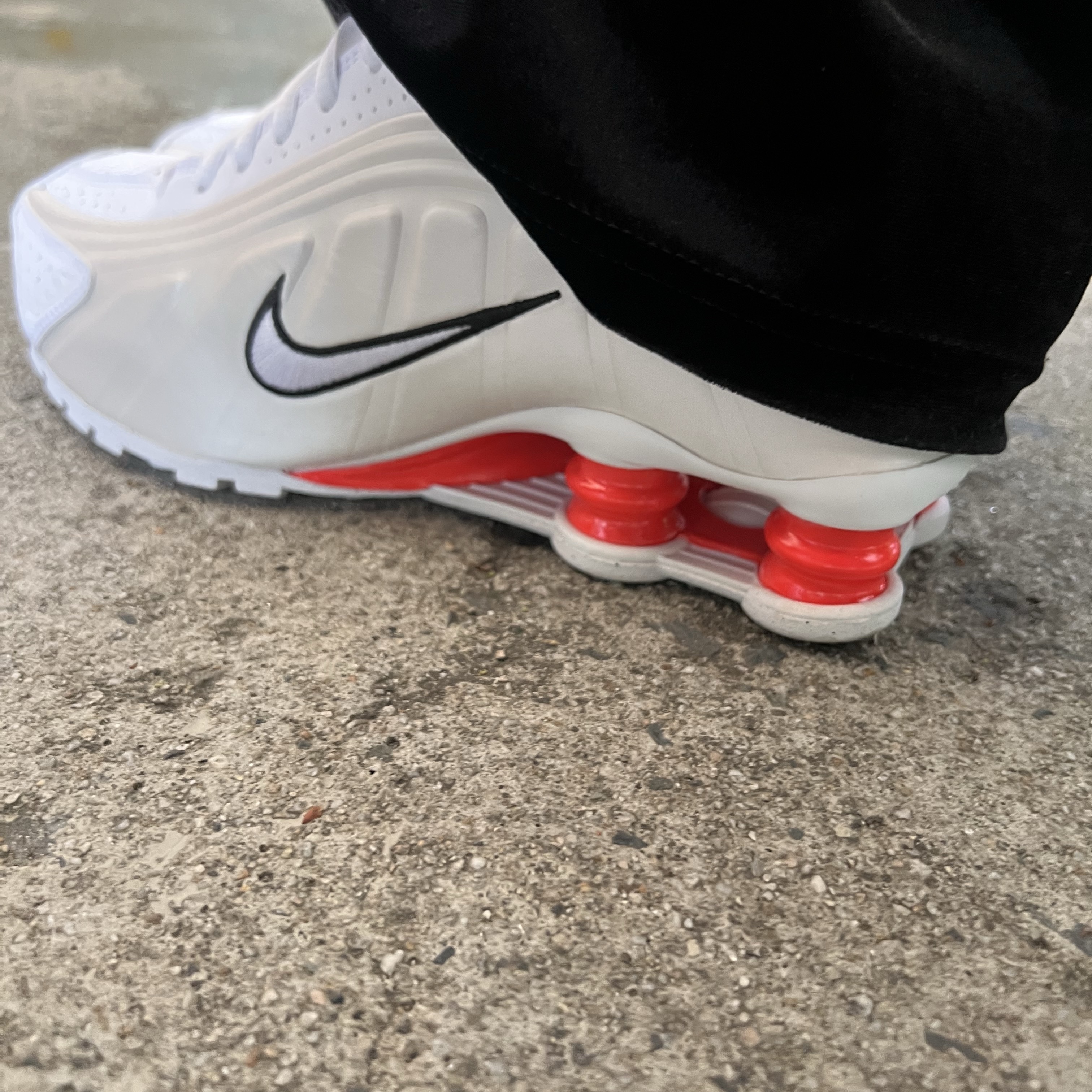 (W) Nike Shox R4 White Phantom 착용 스타일 - 4