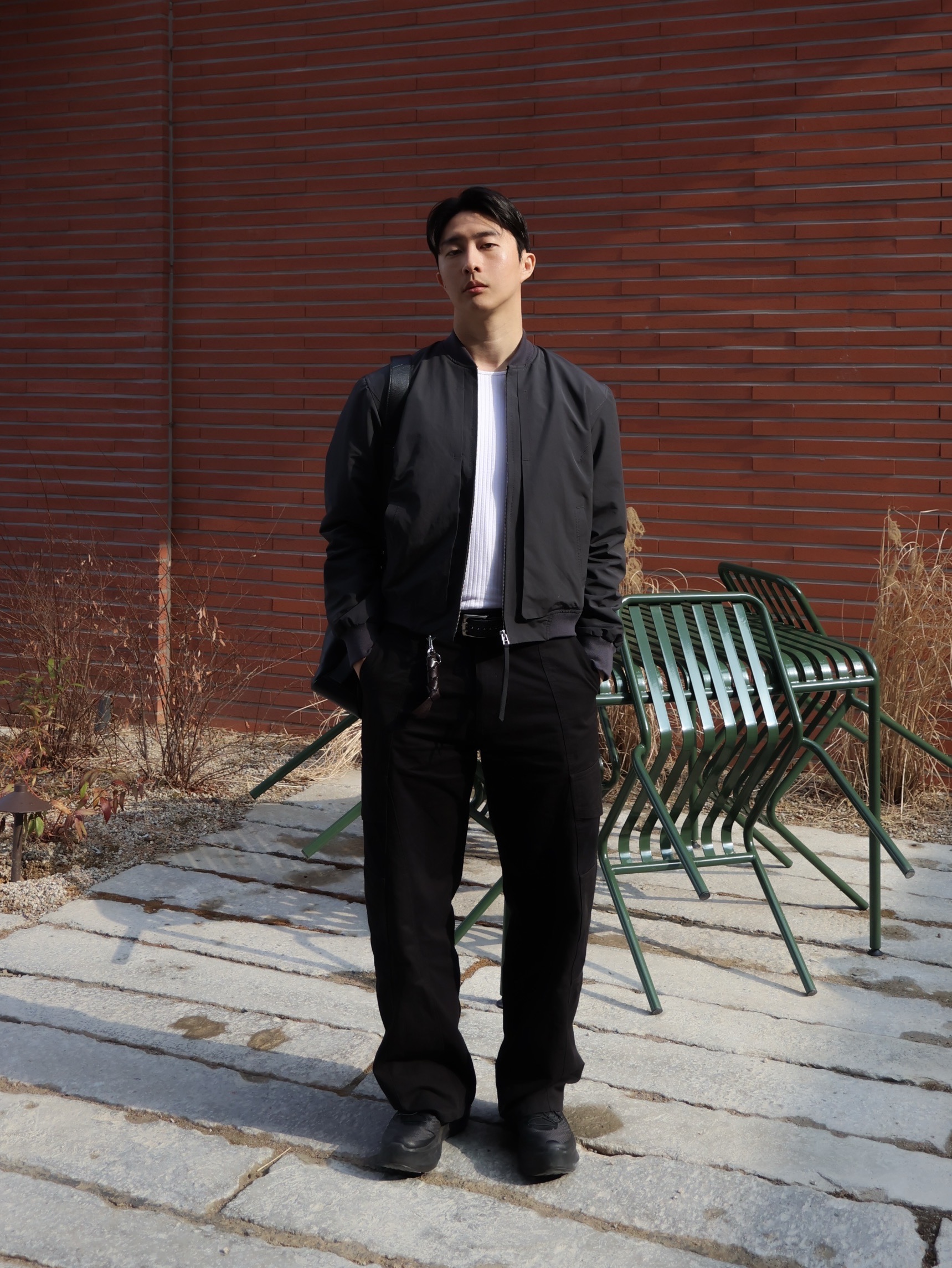 BLR Curved Line Flight Jacket Charcoal 착용 스타일