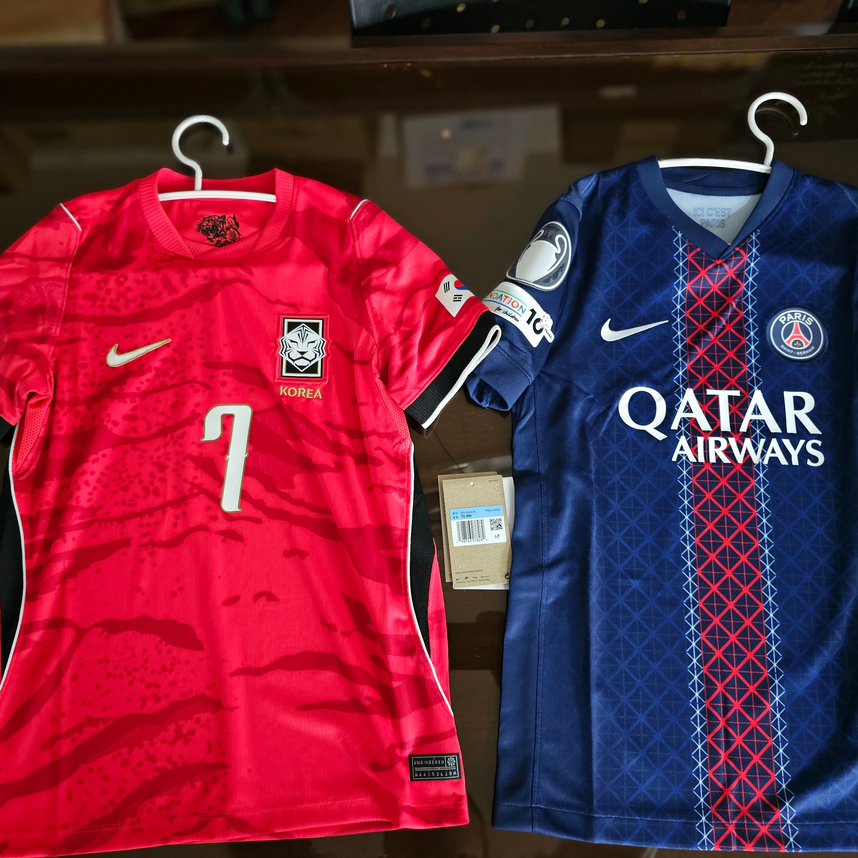 Nike Korea 2026 Stadium Home Dri-Fit Soccer Replica Jersey Global Red Black (Non Marking Ver.), Nike x Sacai LDWaffle Blue Multi 착용 스타일 - 3