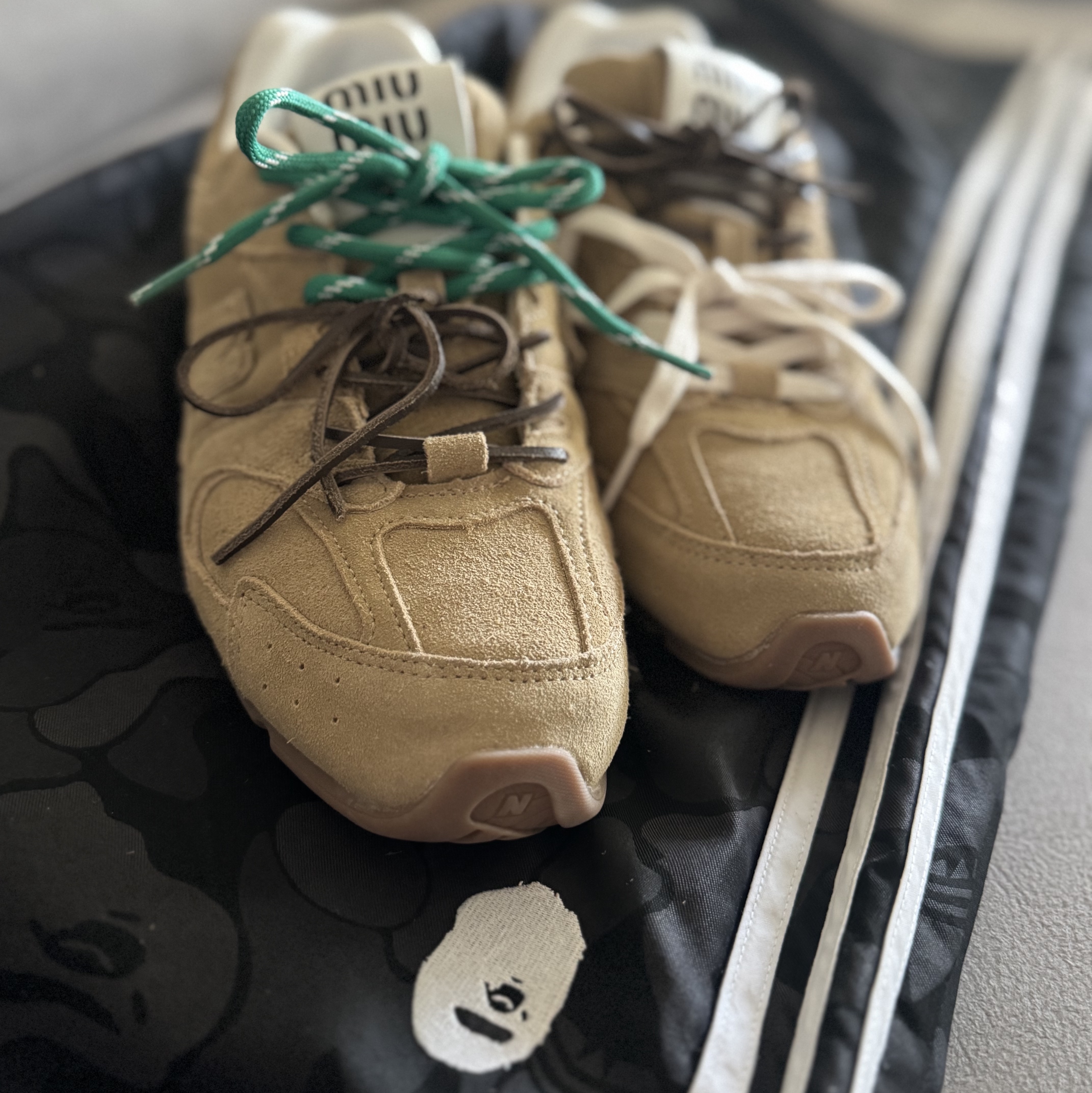 (W) New Balance x Miu Miu 530 Suede Mesh Sneakers Ecru, Adidas x BAPE Jacquard Pants Black - KR Sizing 착용 스타일