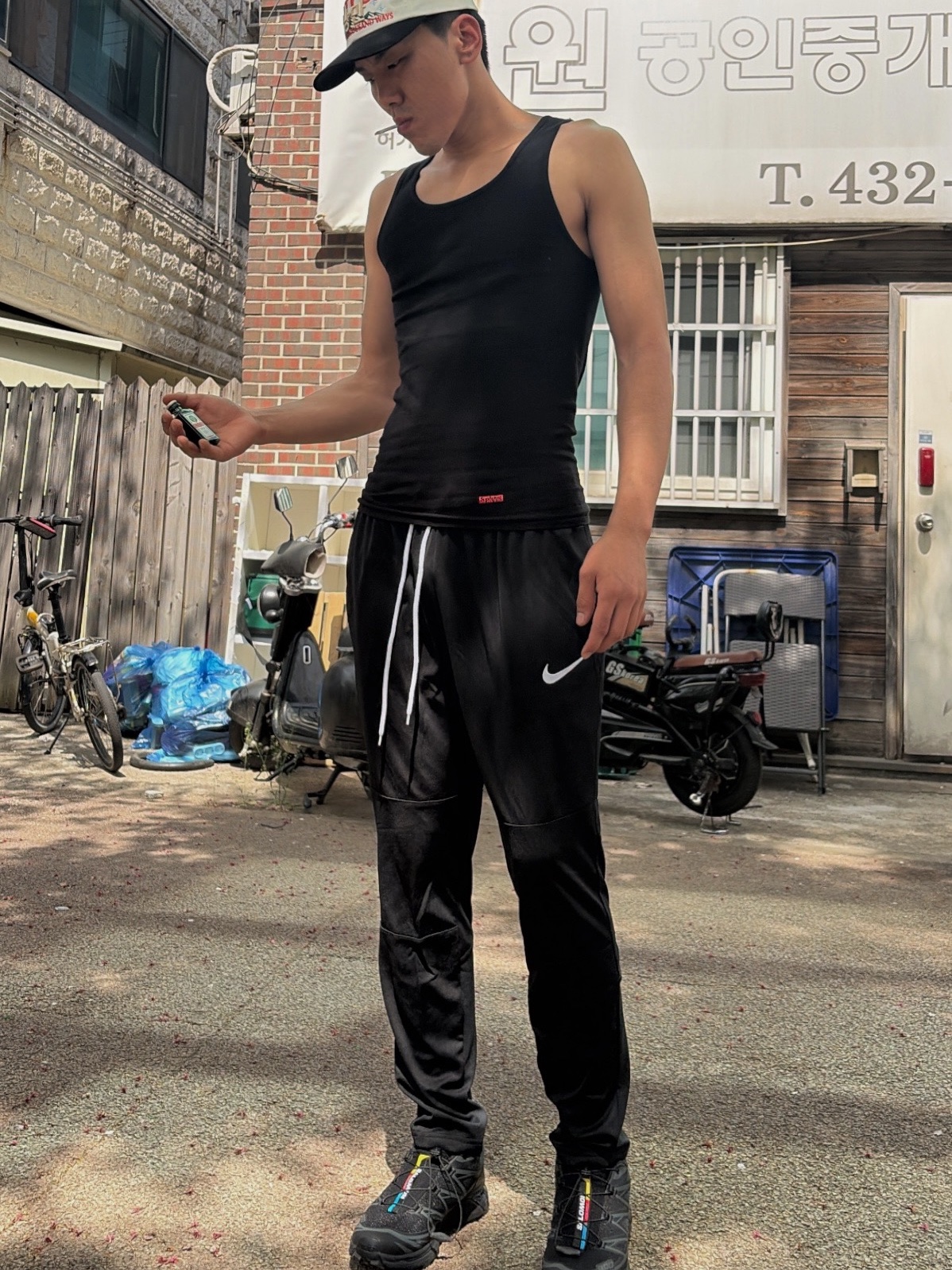 Supreme Hanes Tagless Tank Tops Black (3 Pack), Nike Dri-Fit Park 20 Knit Pant Black White - US/EU 착용 스타일