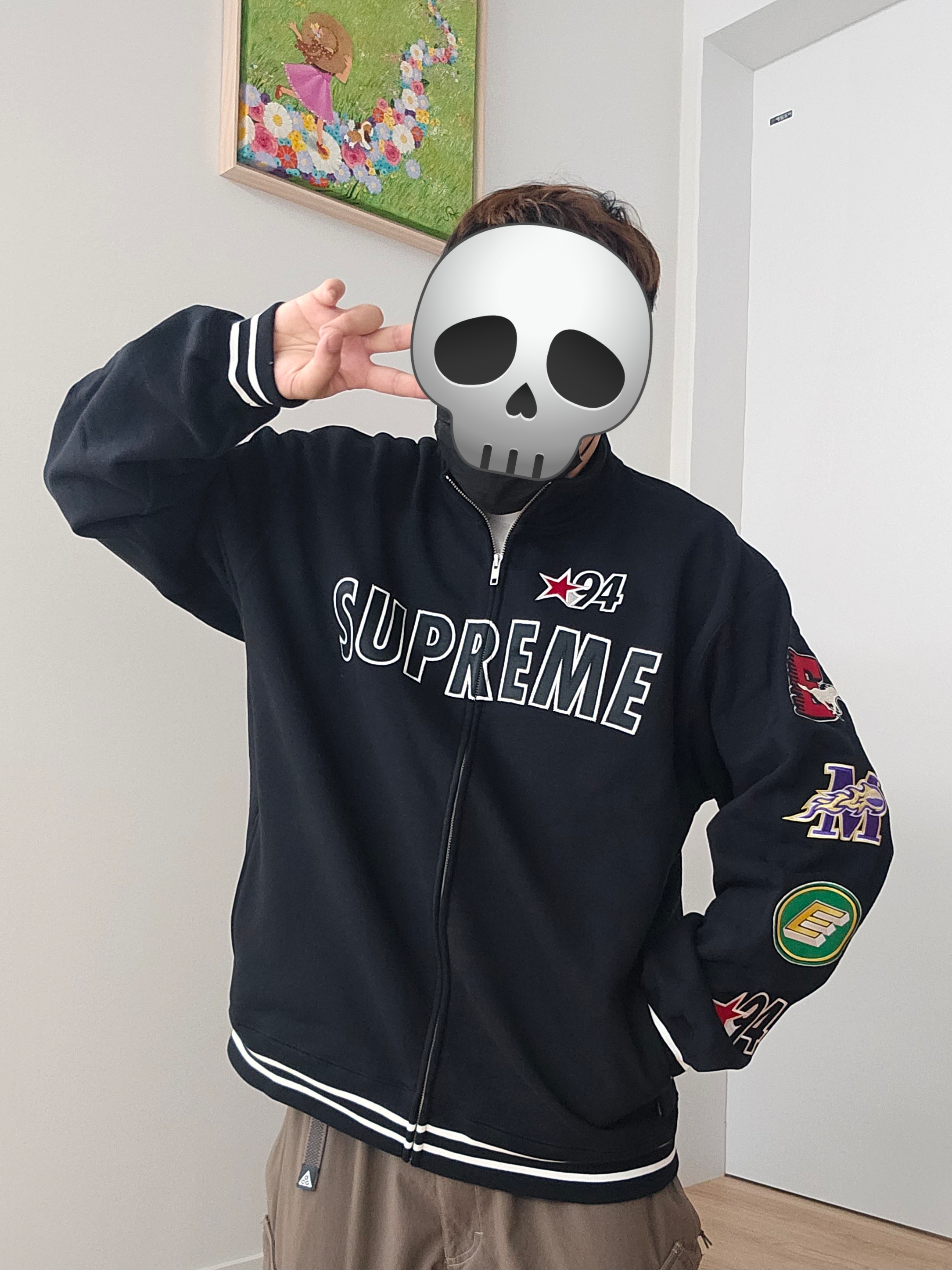 Supreme Mascots Zip Up Sweatshirt Black - 26SS, Nike ACG Smith Summit Cargo Pants Ironstone - US/EU 착용 스타일 - 1