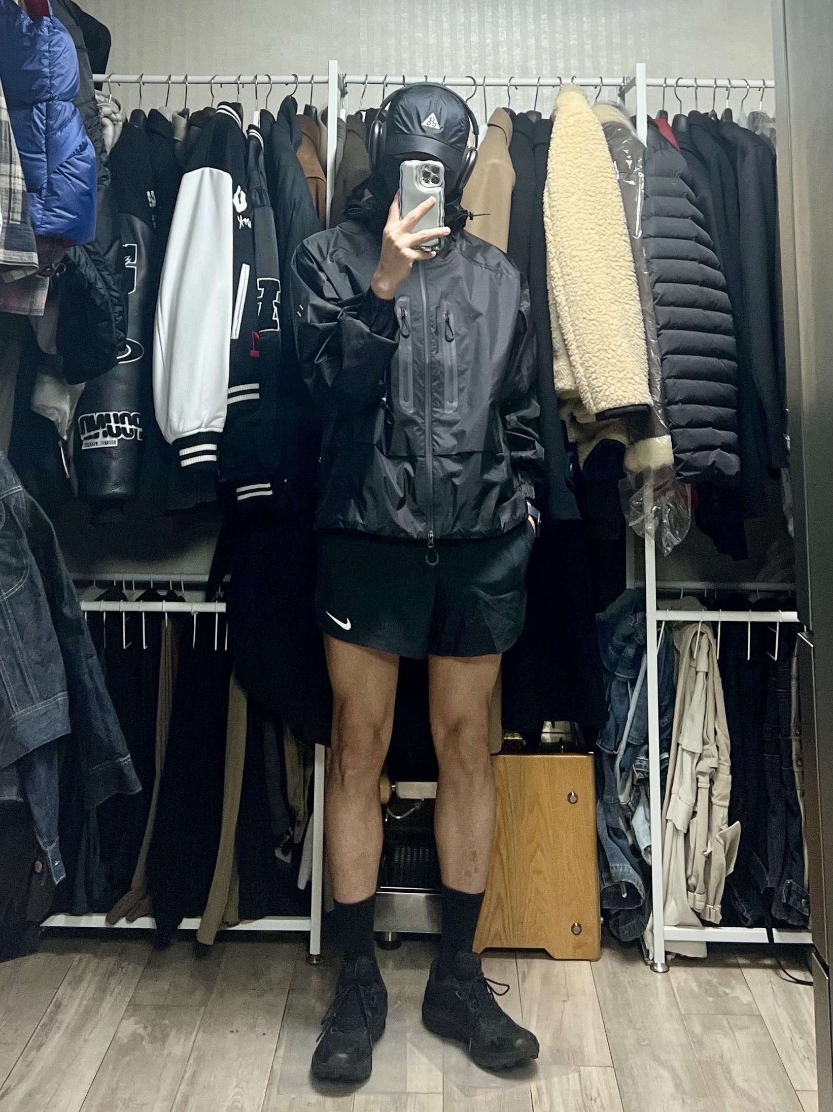 Nike ACG Trail Cap Black, Welter Experiment Wave Pocket Jacket Black 착용 스타일