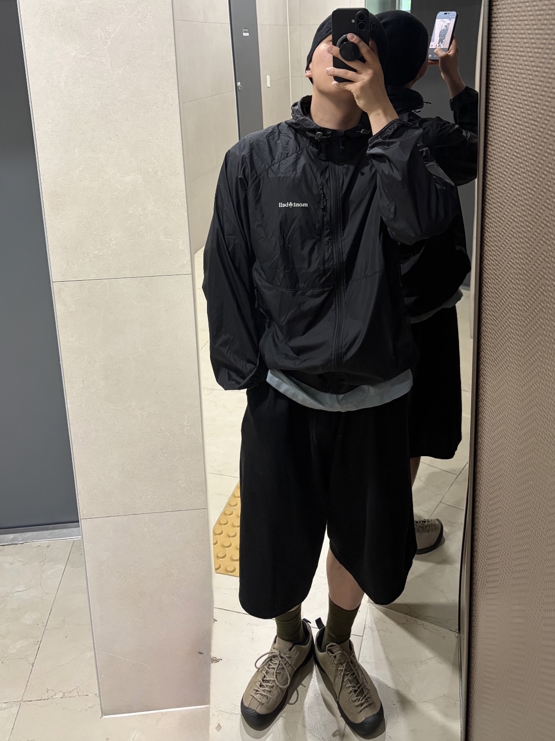 Montbell Wind Blast Hooded Jacket Black, Keen Jasper Suede Sneakers Silver Mink 착용 스타일 - 2