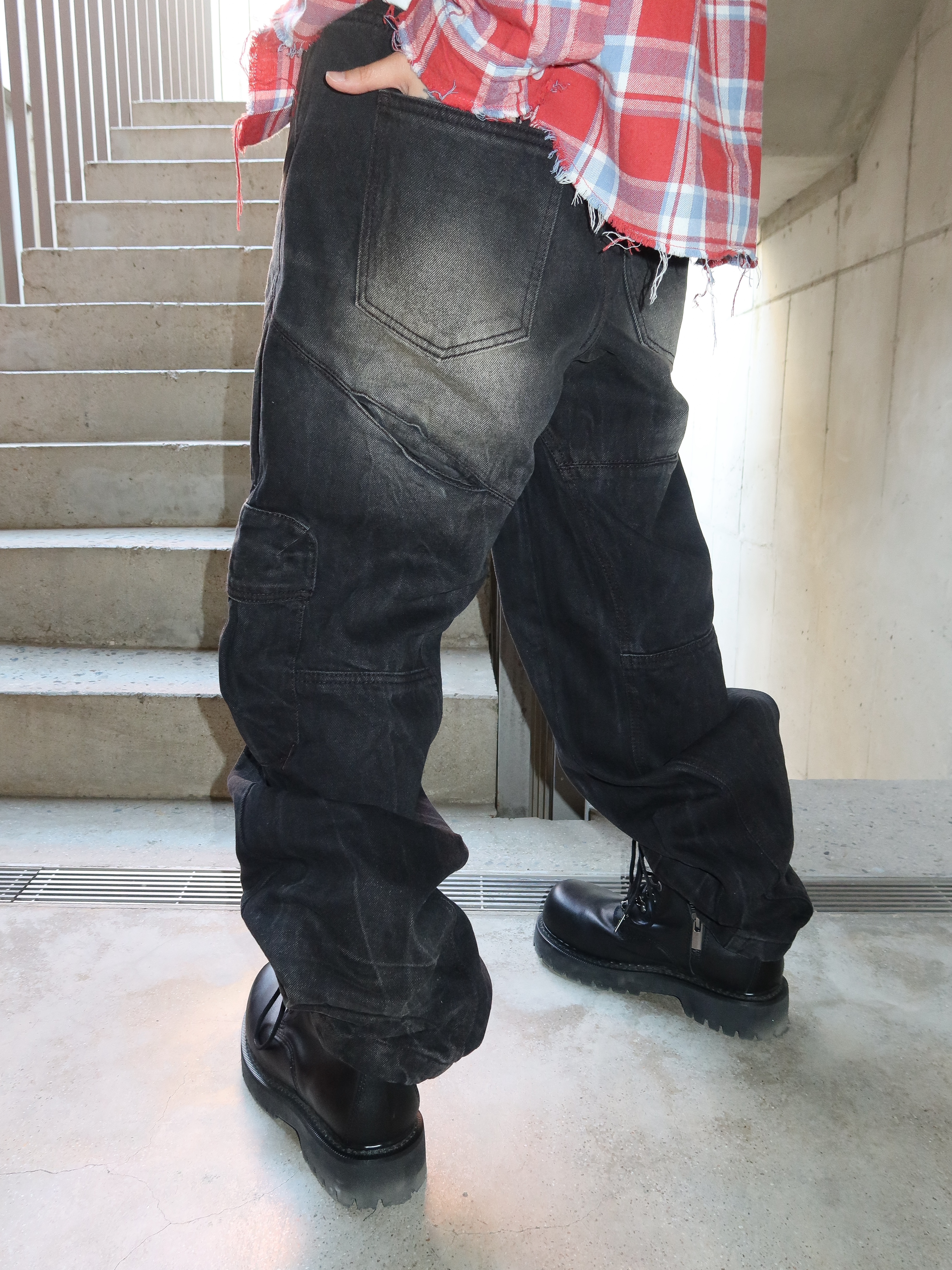 Farfromwhat Far Washed Black Cargo, LOSTGARDEN Phantom 착용 스타일 - 2