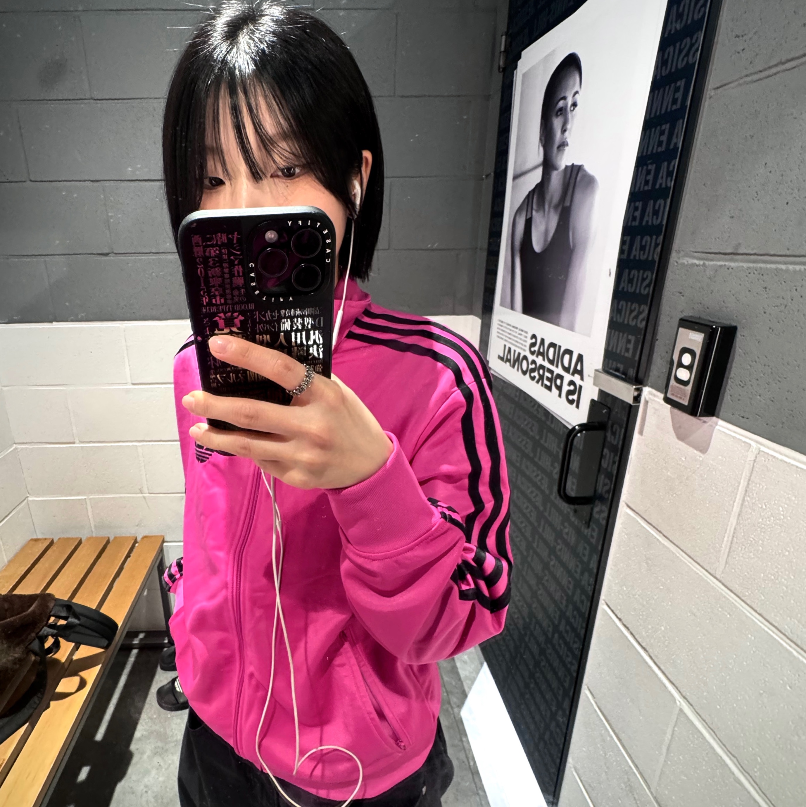 (W) Adidas Adicolor Classics Firebird Loose Track Top Semi Lucid Fuchsia Black - KR Sizing 착용 스타일