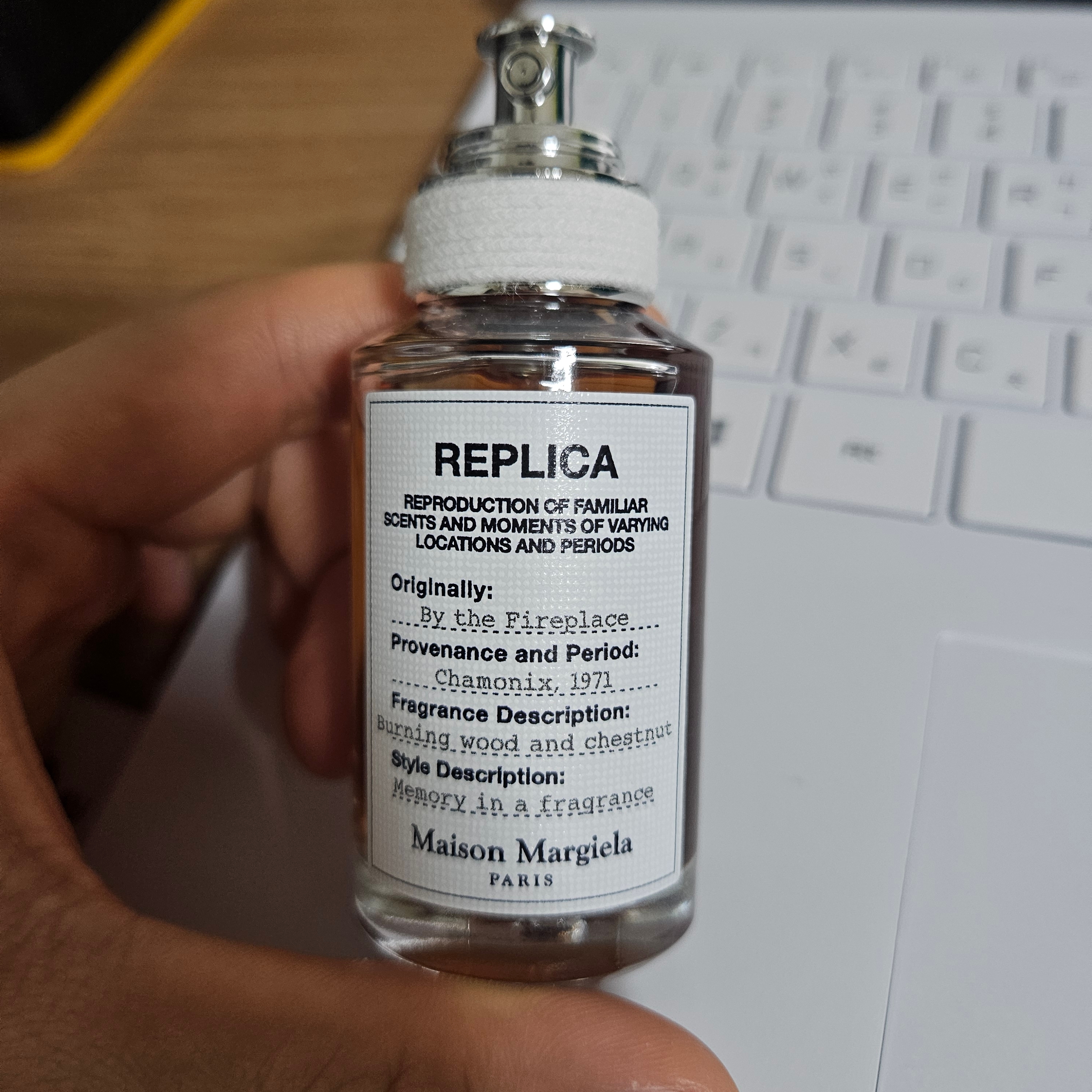 Maison Margiela Replica By The Fireplace Eau De Toilette 30ml 착용 스타일