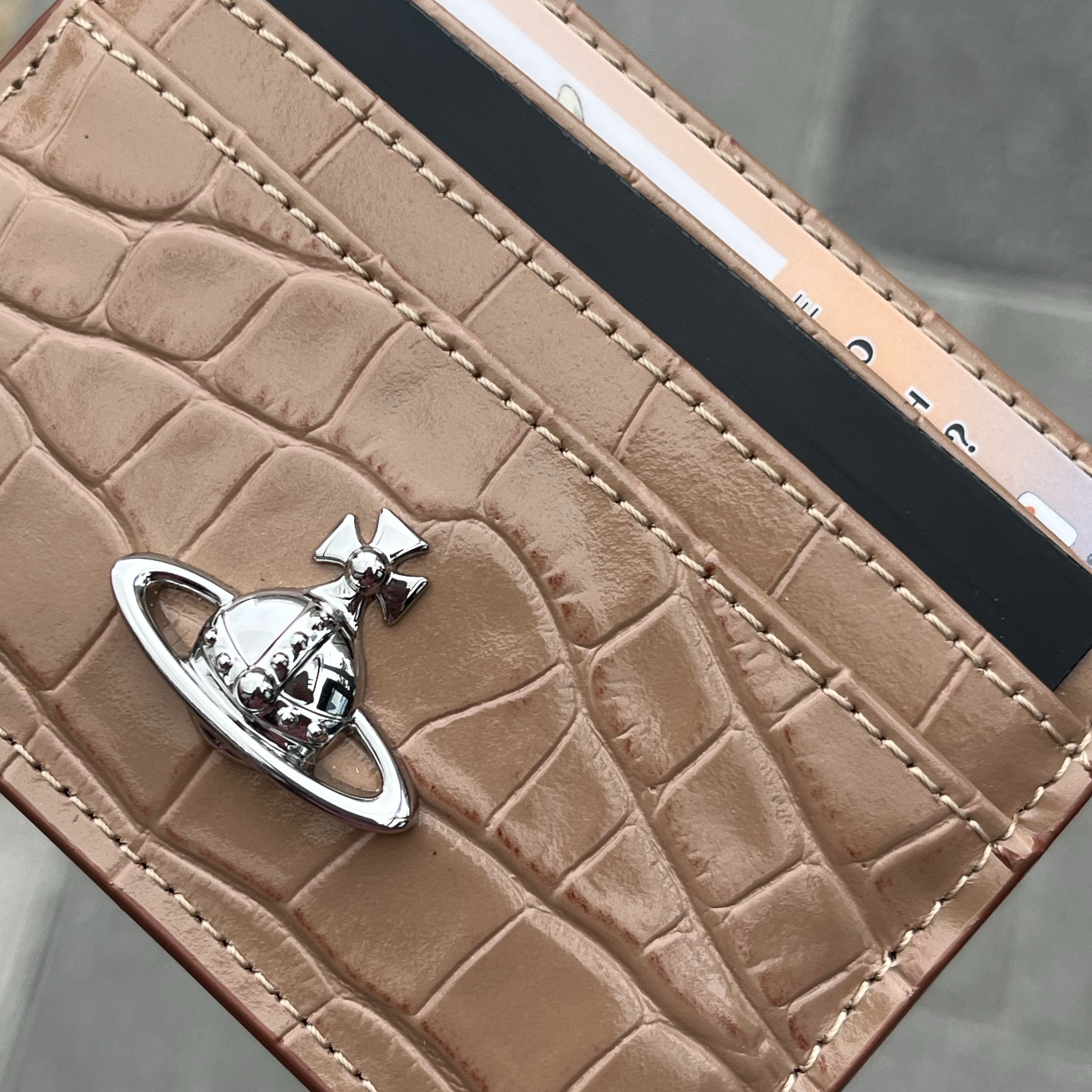 Vivienne Westwood Orb Logo Flat Card Holder Dusty Pink 착용 스타일