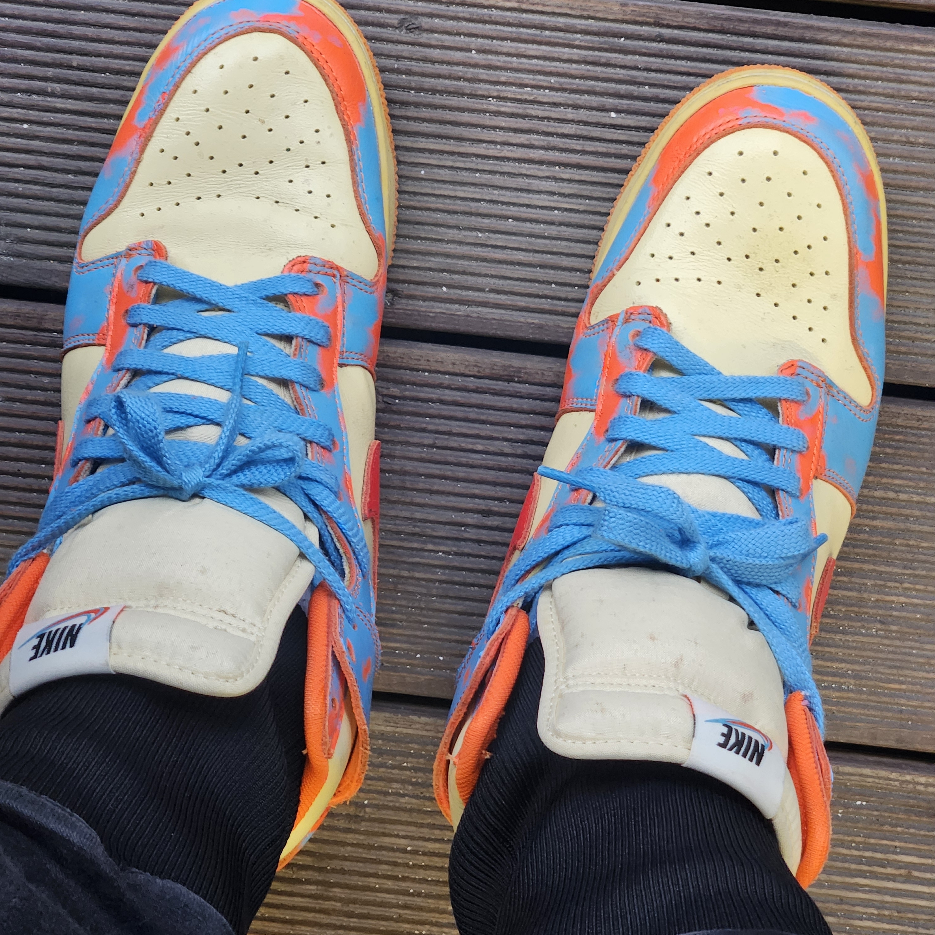 Nike Dunk High 1985 SP Orange Acid Wash 착용 스타일 - 2