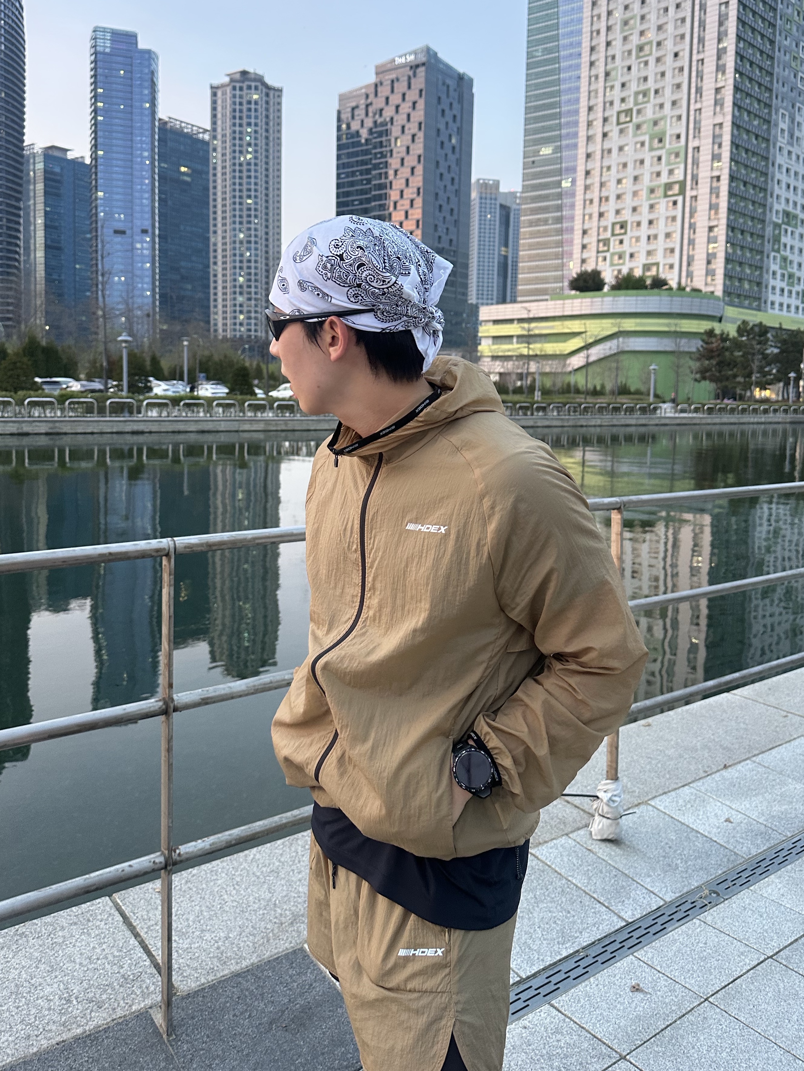 HDEX Assist Lightweight Packable Jacket, HDEX Assist 2-in-1 Ripstop Shorts 착용 스타일 - 2