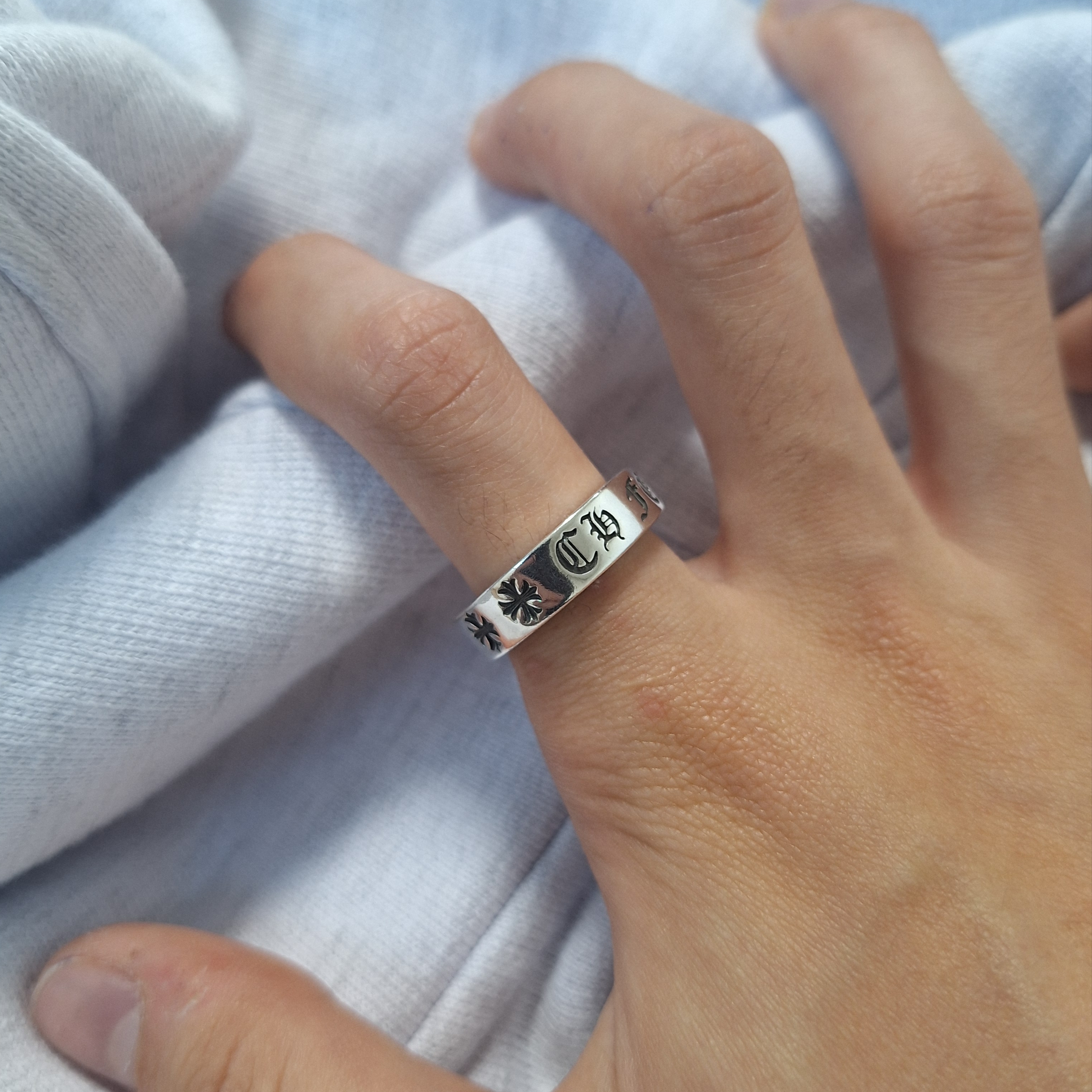 Chrome Hearts Spacer Forever Ring 6mm Silver 착용 스타일