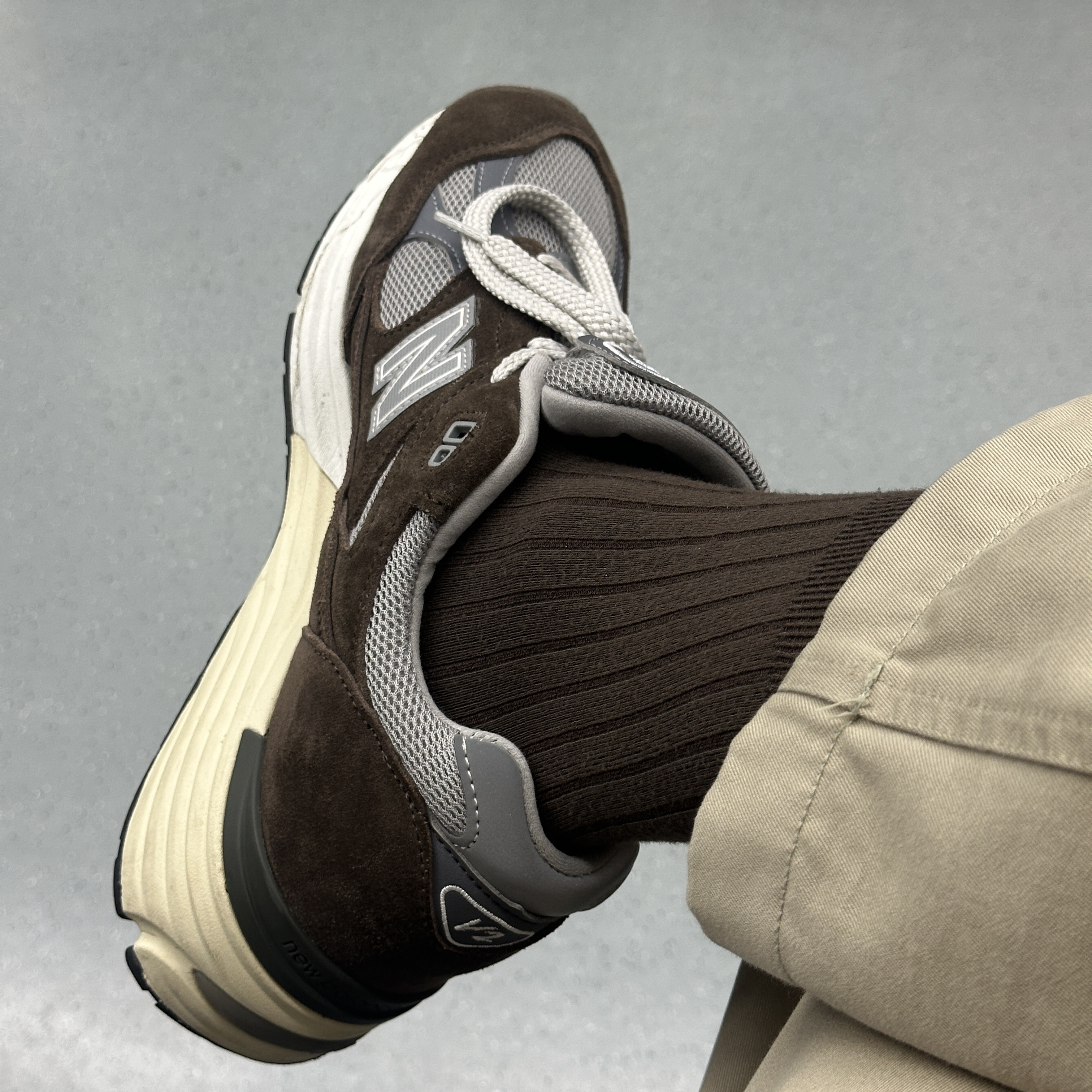 New Balance 991v2 Made in UK Brown Grey 착용 스타일