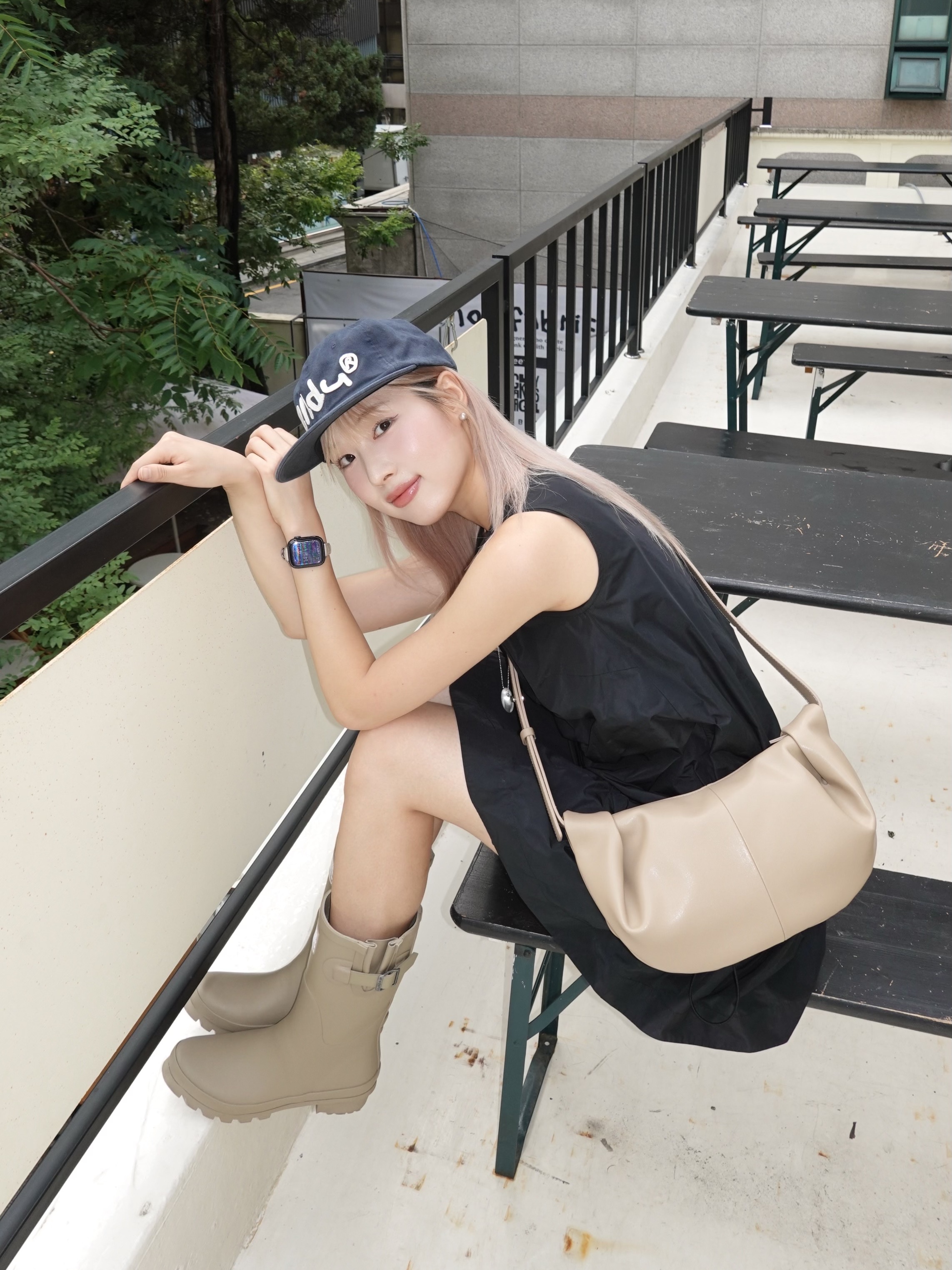 (W) Rockfishweatherwear Original Short Rain Boots Cocoa 착용 스타일 - 3