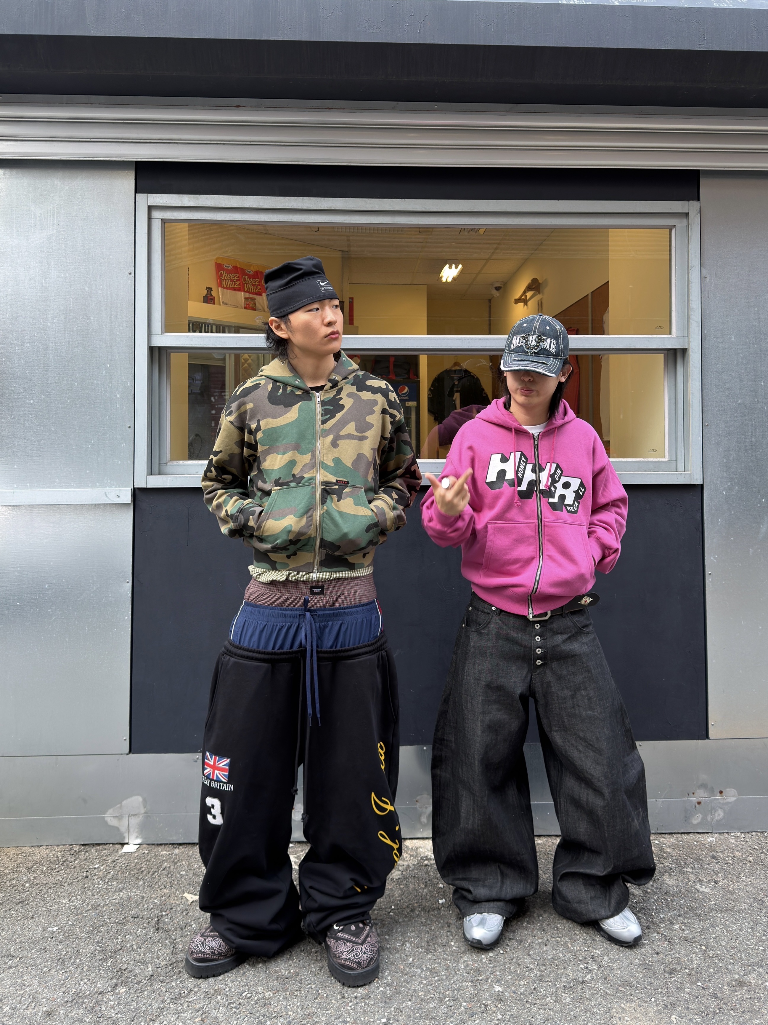 Nike x Stussy Skull Cap Black, Protocol Index 3 Layered Sweatpants Black 착용 스타일 - 2