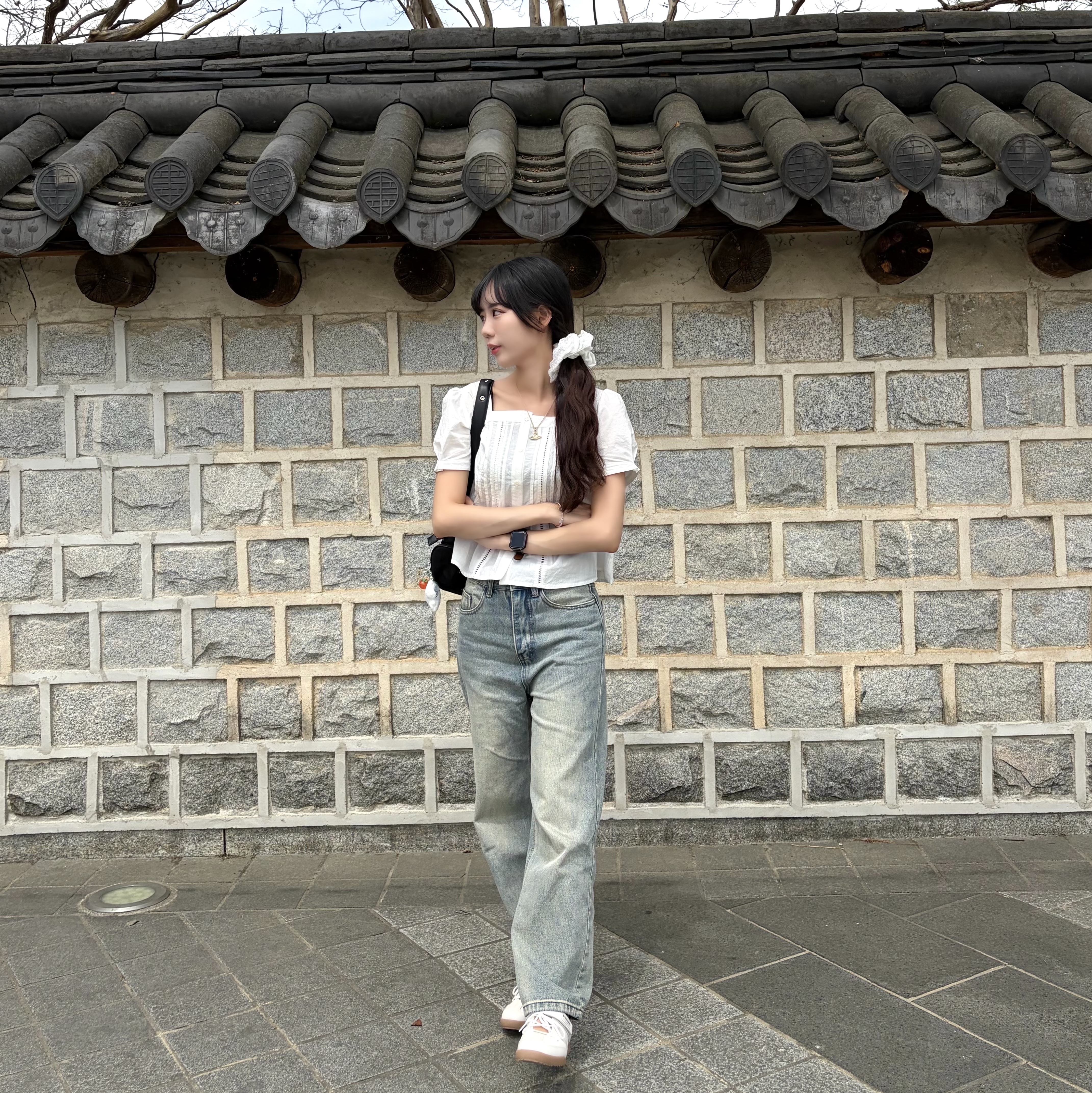 Matin Kim Madeleine Round Bag Black, Vivienne Westwood Mini Bas Relief Pendant Silver 착용 스타일 - 5