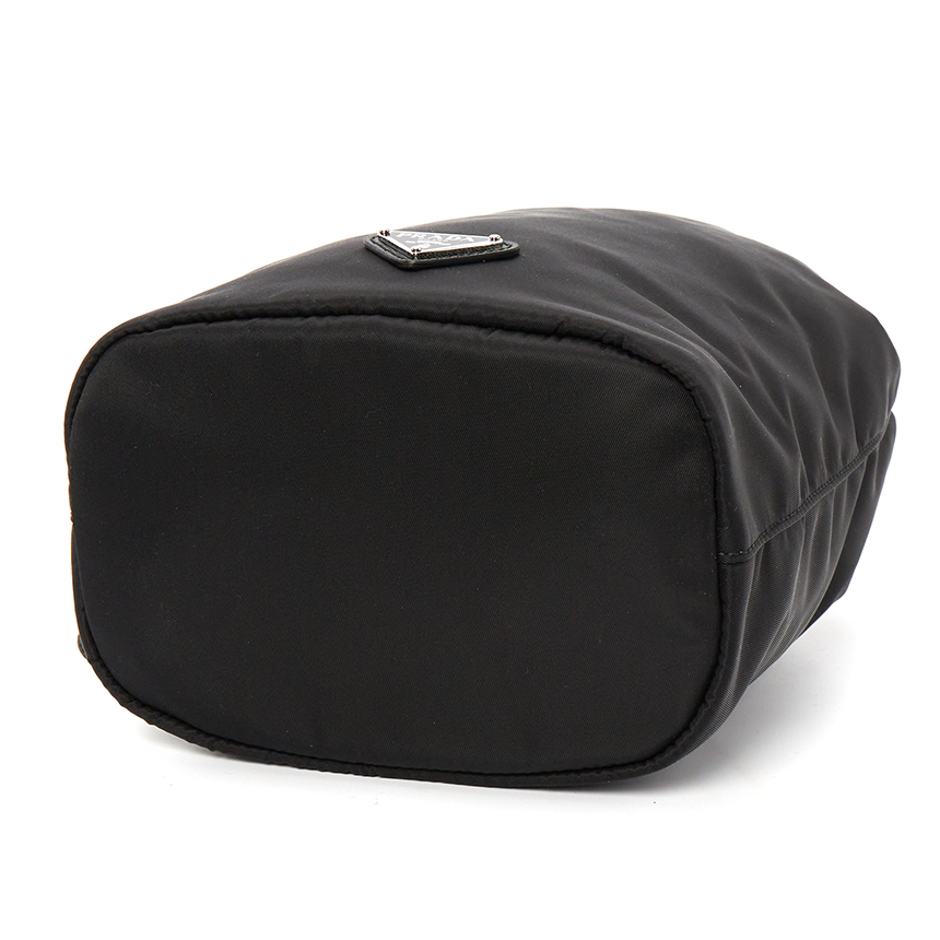 [25% 쿠폰] 프라다 리나일론 드로우스트링 파우치 블랙([25% 쿠폰] Prada Re-Nylon Drawstring Pouch Black) - 6