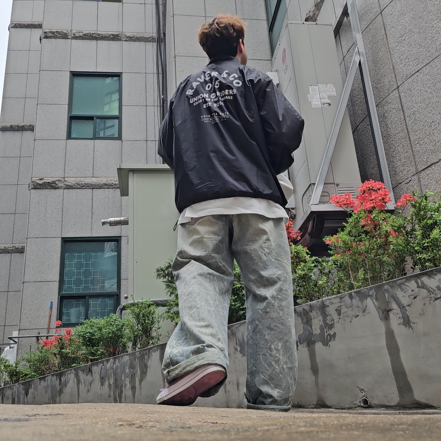 Supreme x MM6 Maison Margiela Painted Camp Cap White - 24SS, Converse One Star Pro Flower Light Orchid 착용 스타일 - 1