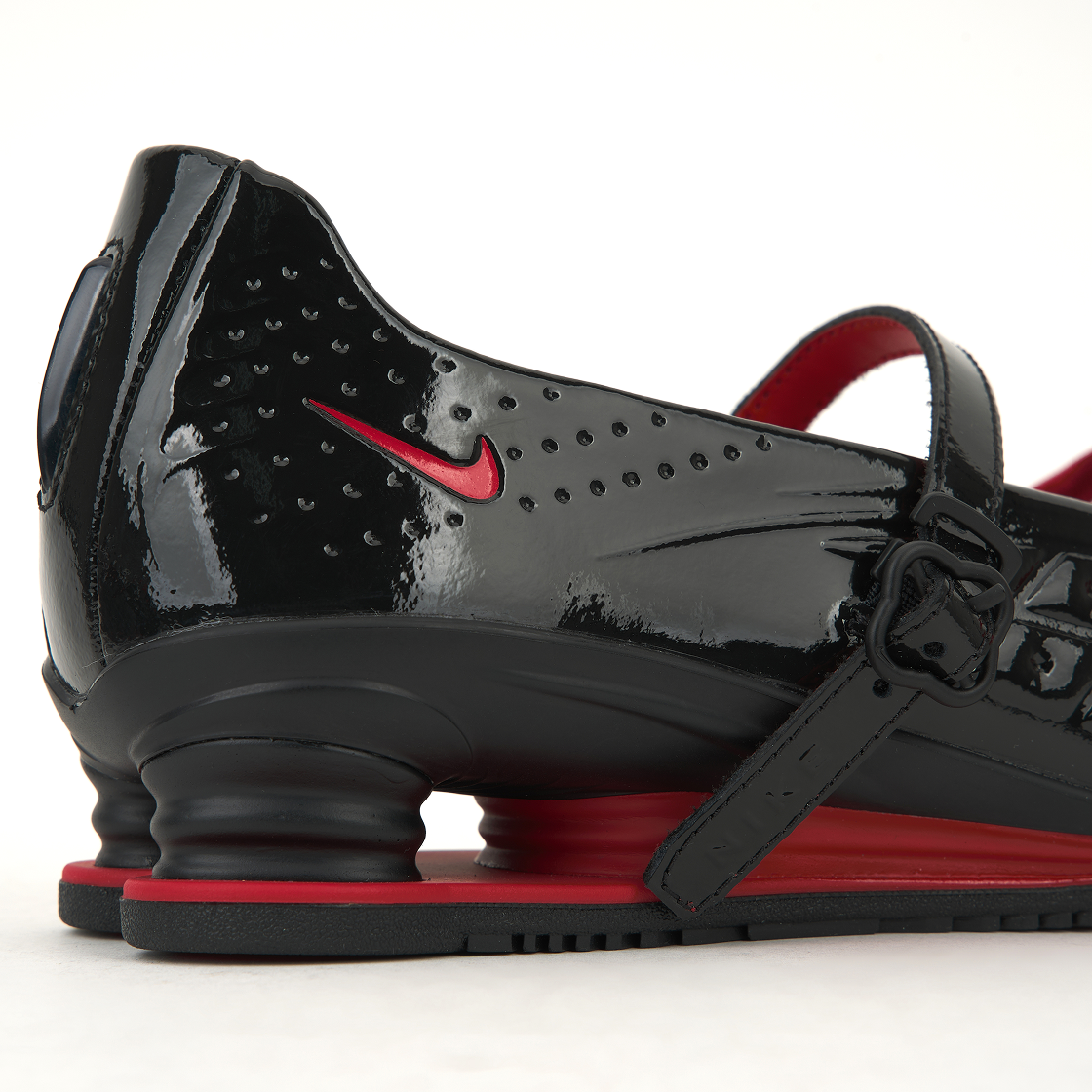 (W) 나이키 x 라벨후드 샥스 Z 칼리스트라 블랙 앤 유니버시티 레드((W) Nike x Labelhood Shox Z Calistra Black and University Red) - 8