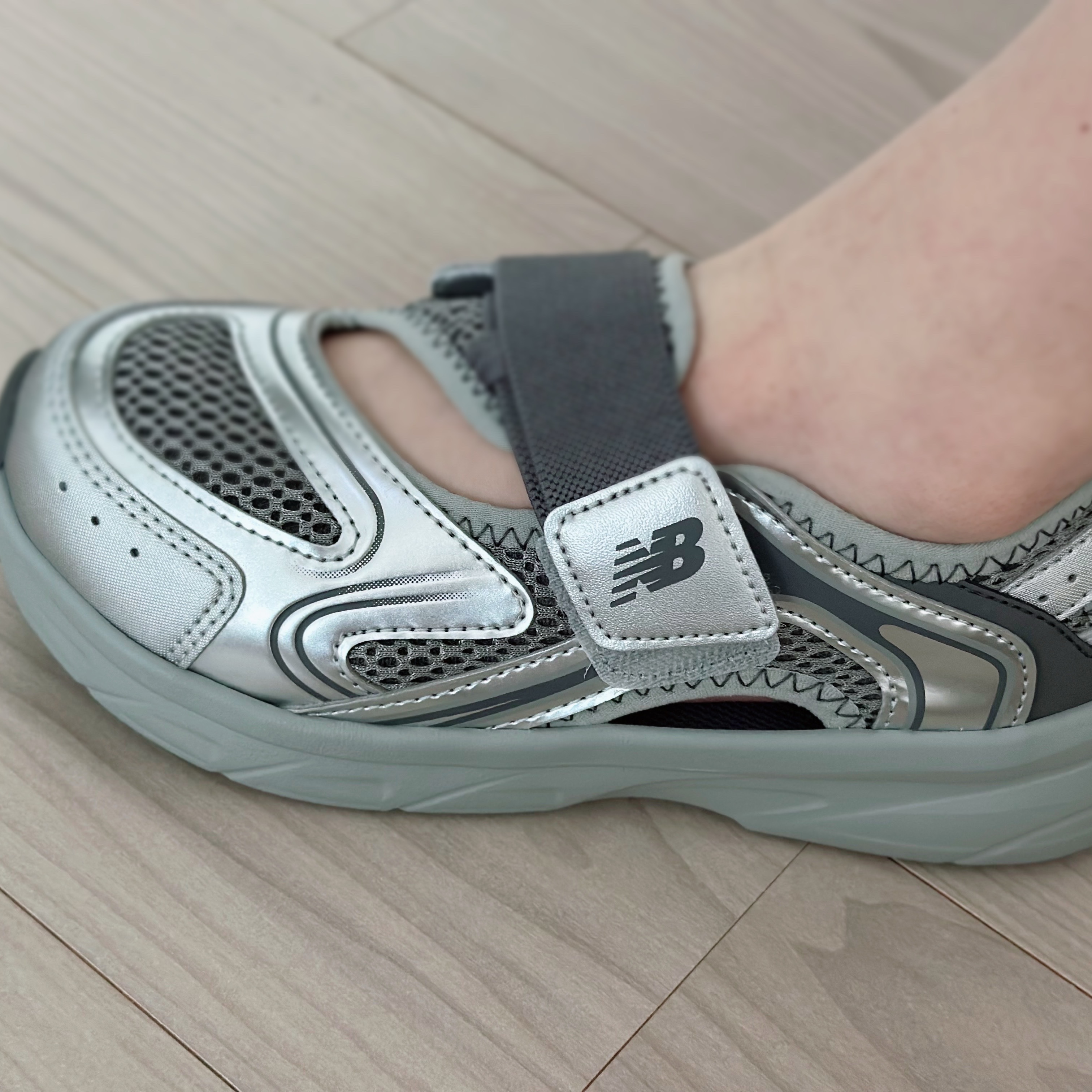 (Kids) New Balance Freedle X Sandal Reflex Silver 착용 스타일