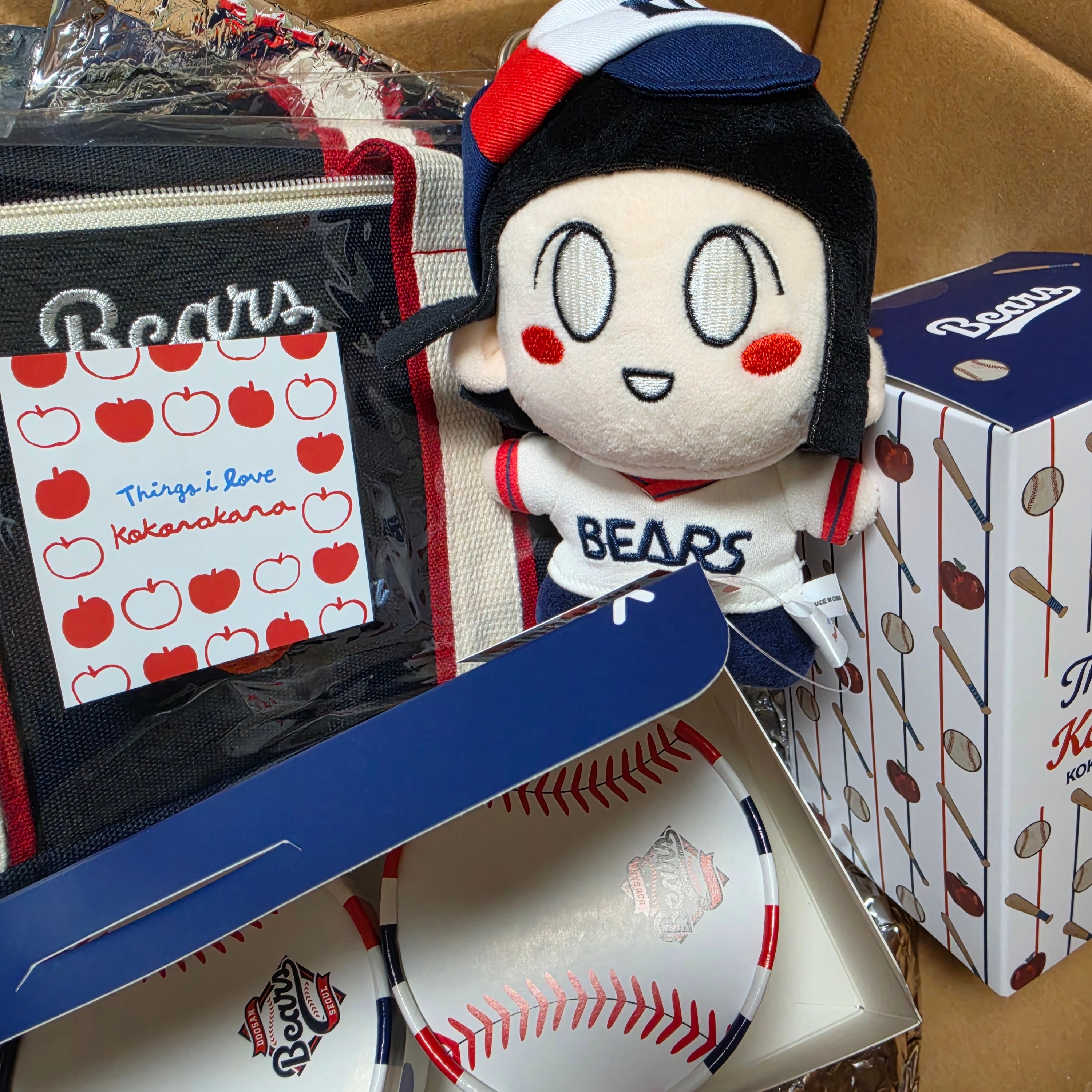 [KREAM 단독] Doosan Bears x Kokorokara Hustle Pudding 2pcs & Kokoro Bear Keyring & Cooler Bag Full Set 착용 스타일 - 3