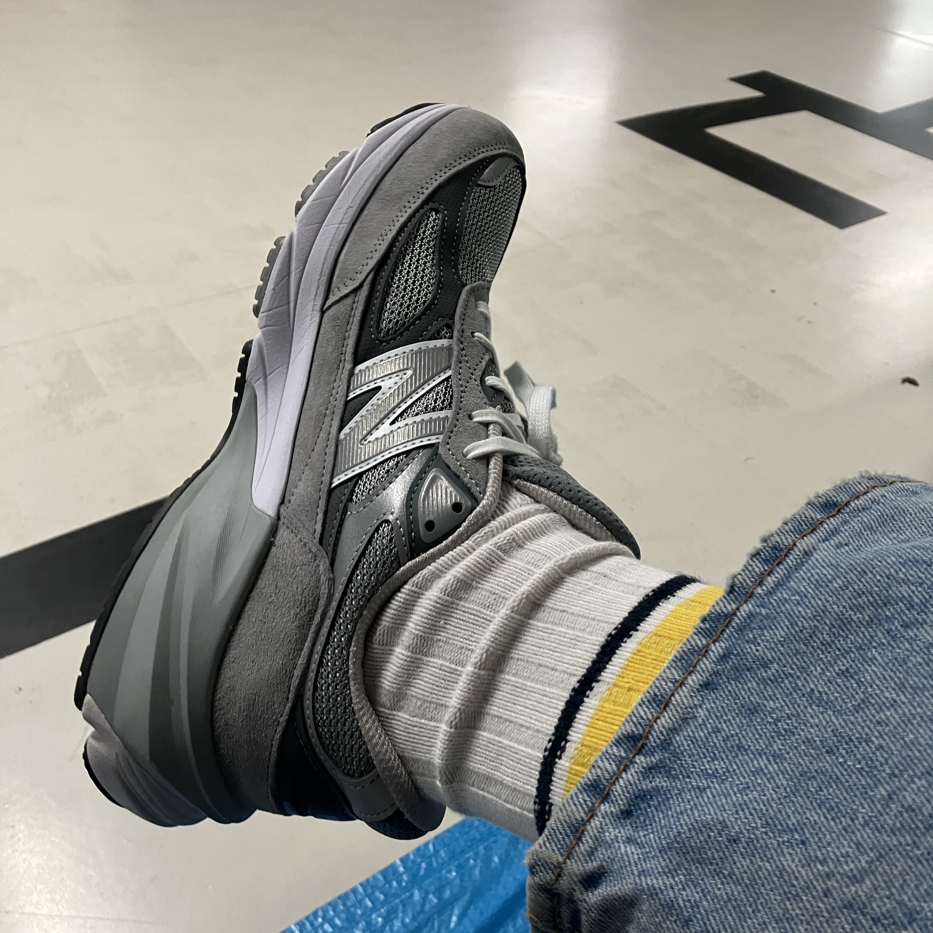 New Balance 990v6 Made in USA Grey - D Standard 착용 스타일 - 2